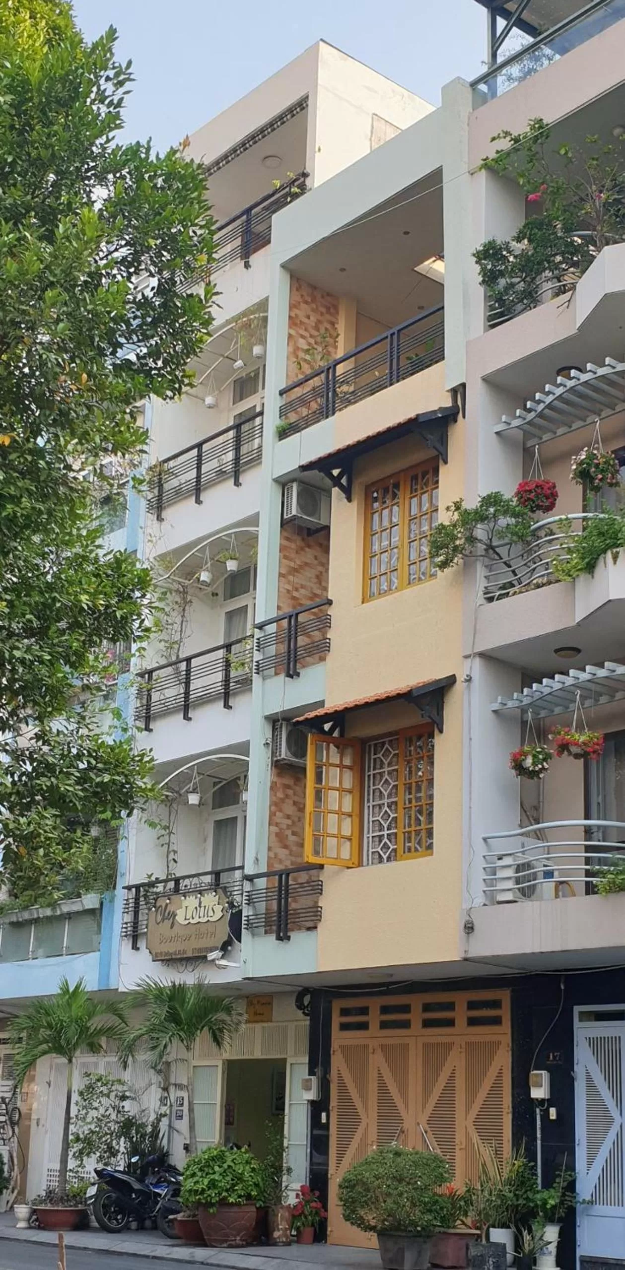 Property Building in Chez Lotus Rose