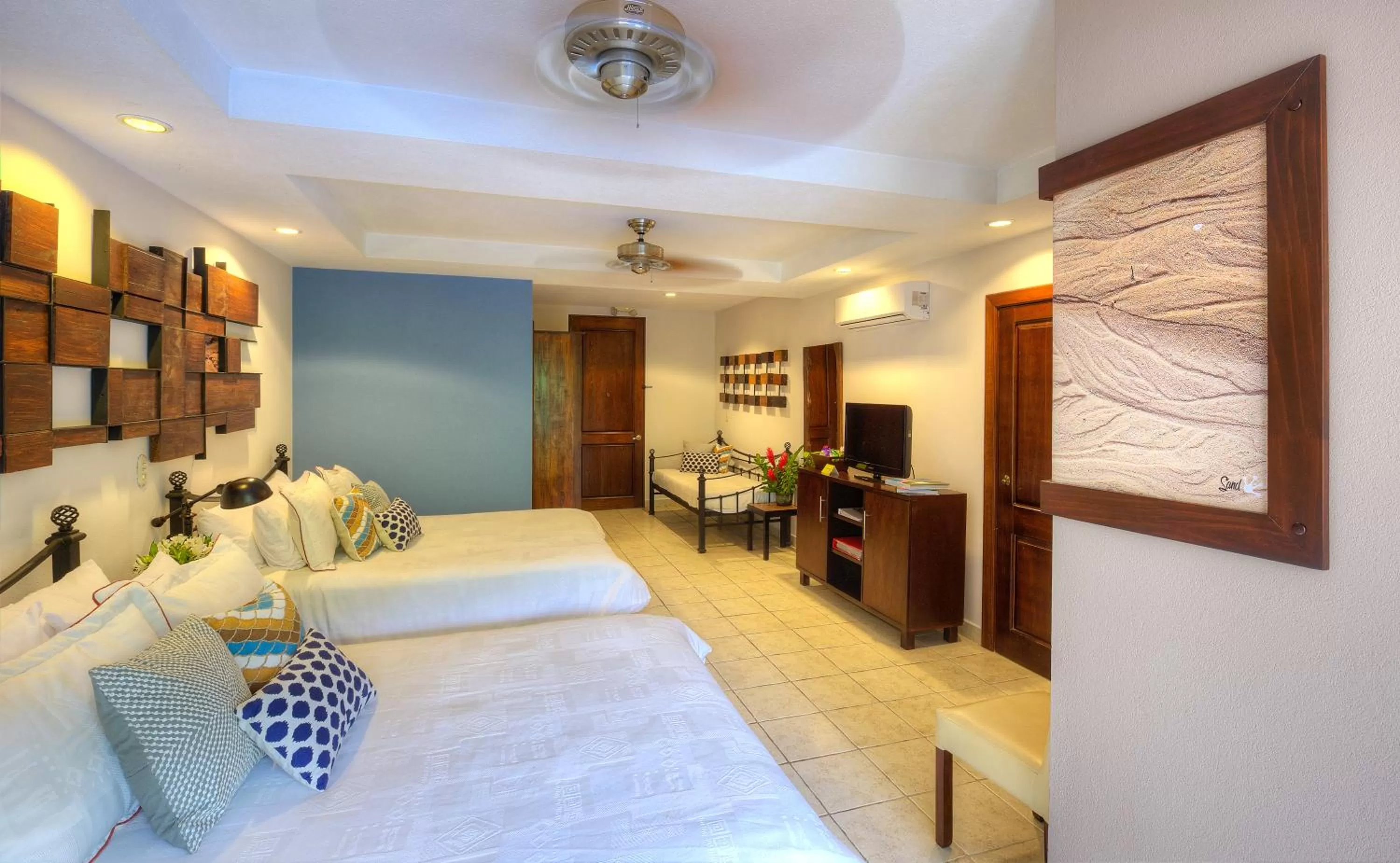 Bed in Pumilio Mountain & Ocean Hotel