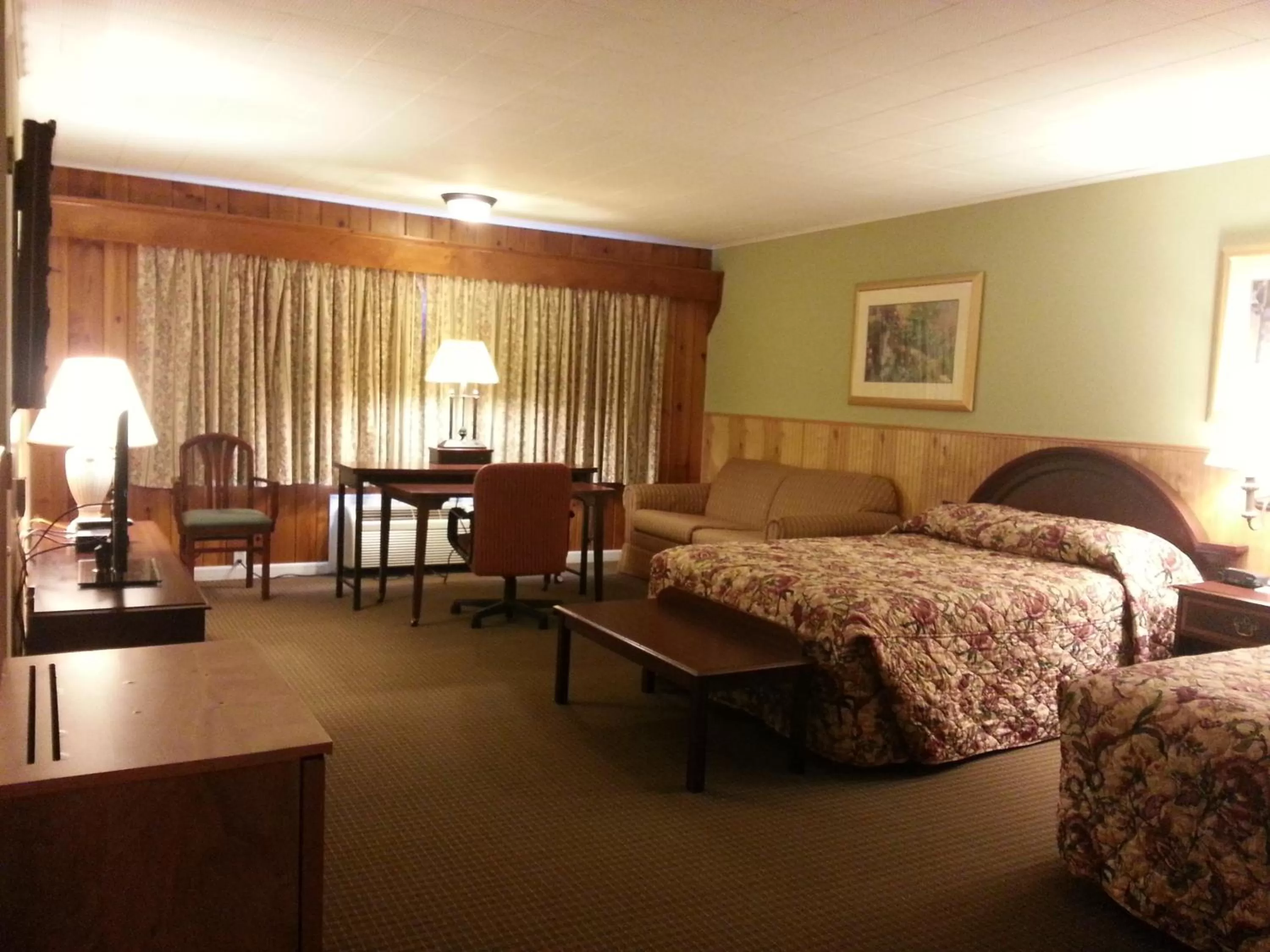 Photo of the whole room in Heidi's Inn