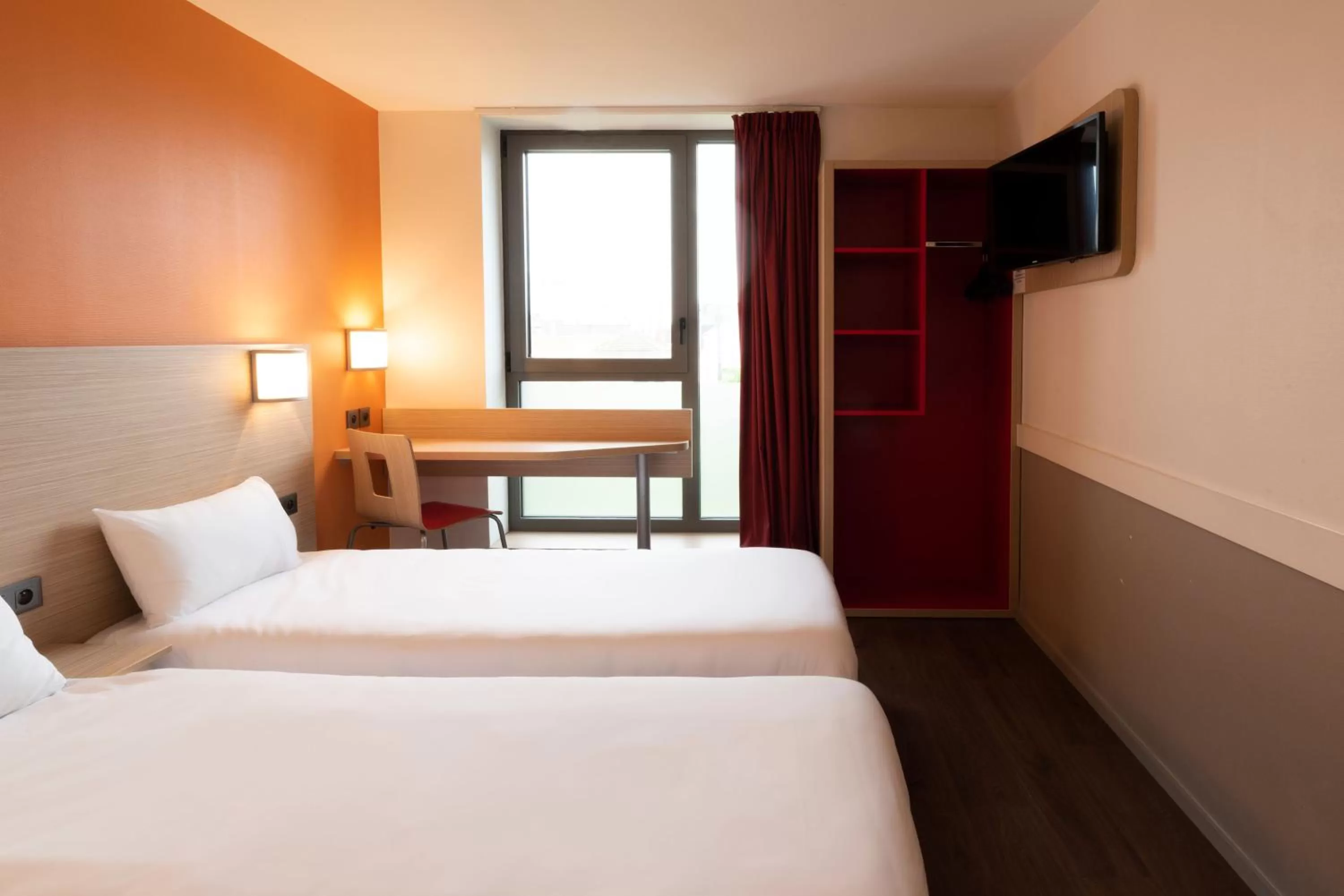 Bedroom, Bed in Premiere Classe Le Havre Centre-LES DOCKS