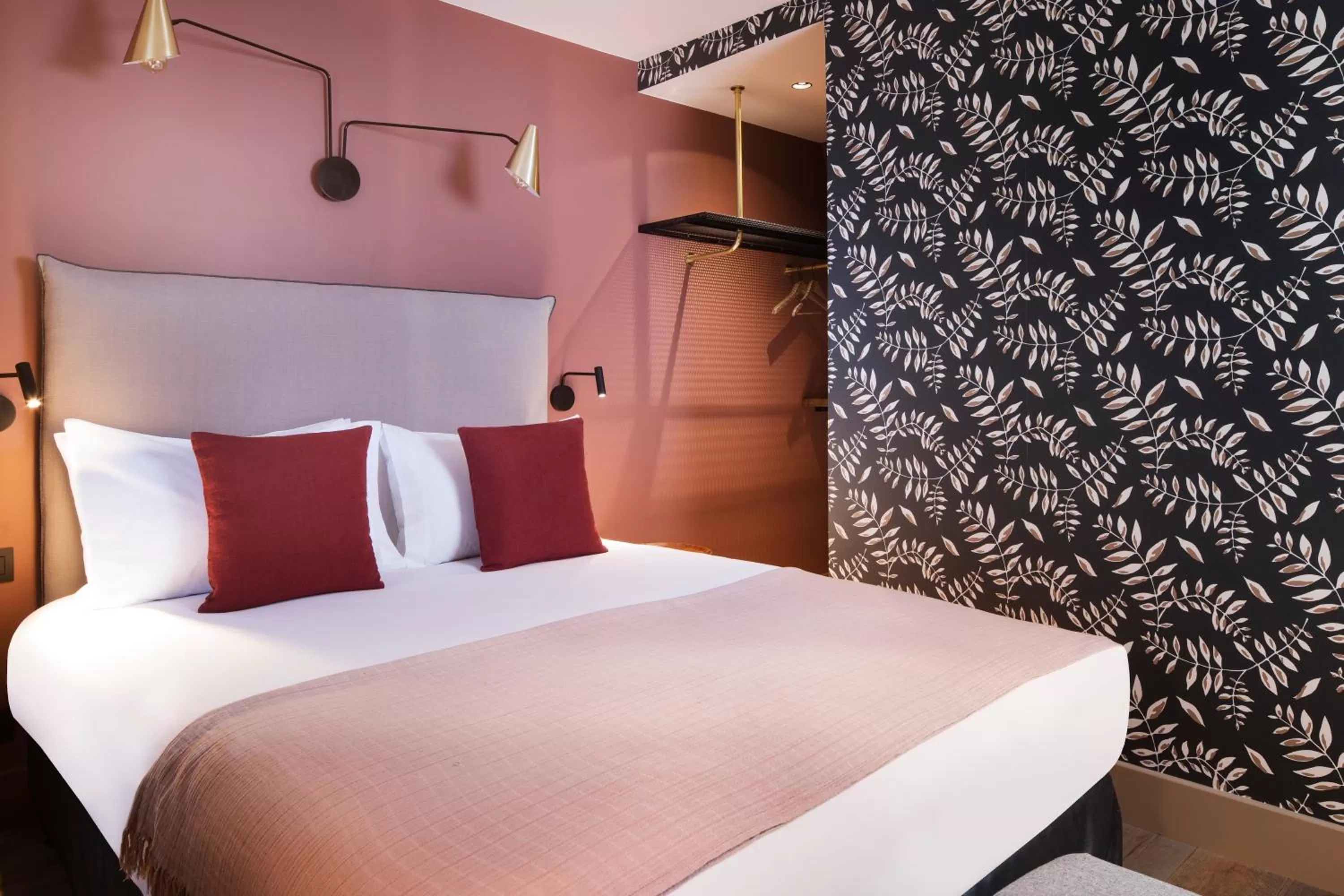 Bedroom, Bed in Hôtel Maxim Quartier Latin