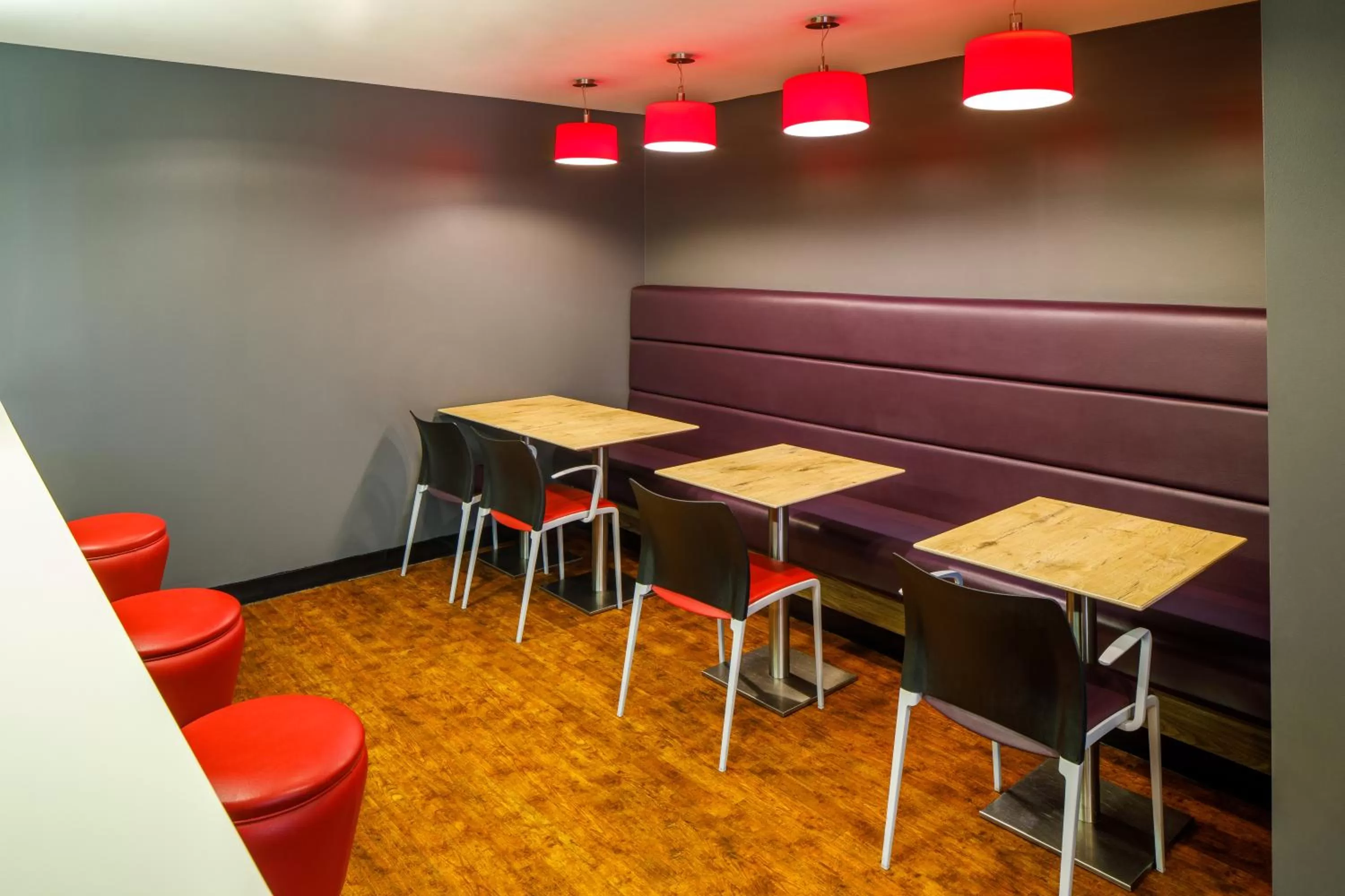 Restaurant/places to eat in ibis Nottingham Centre
