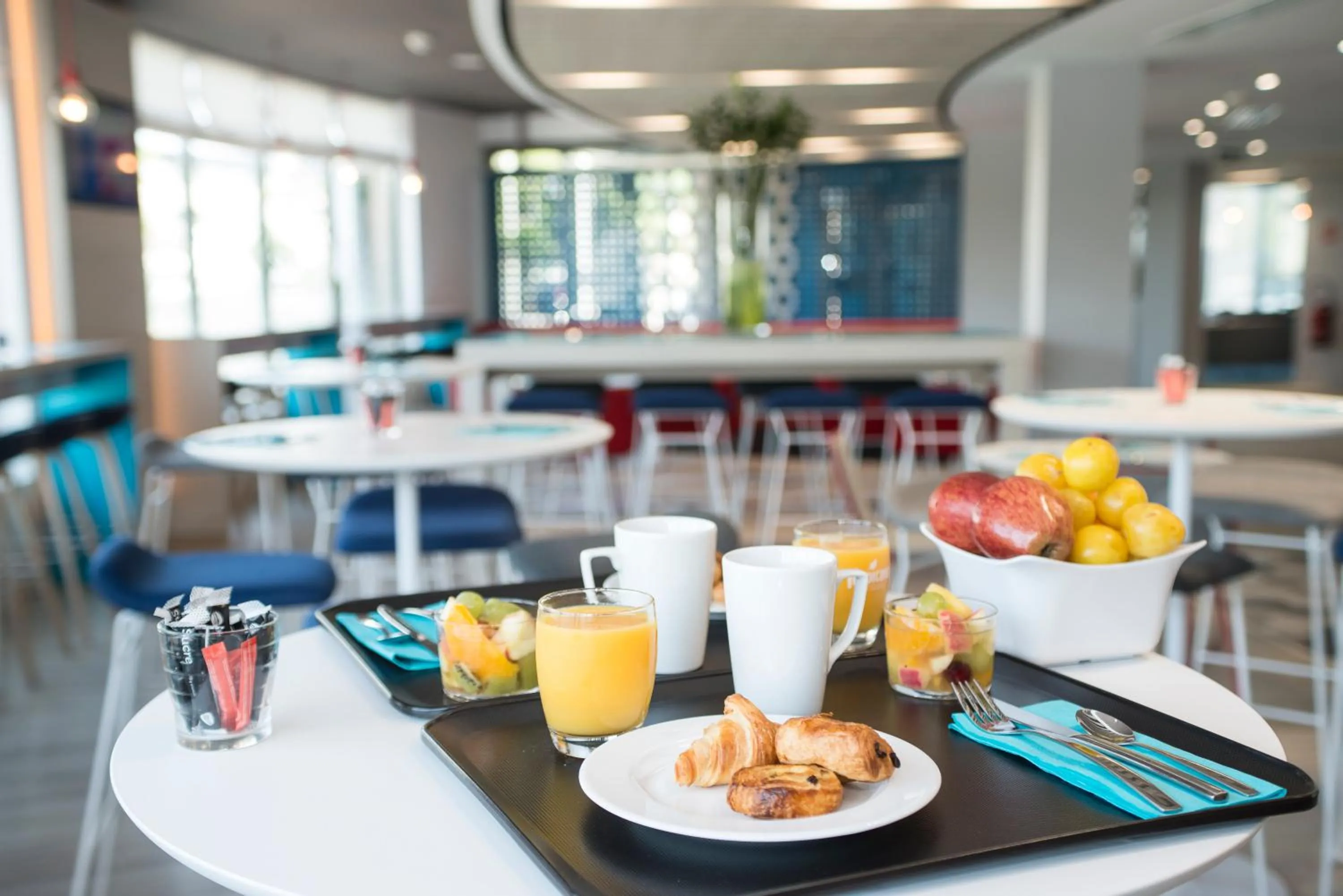 Breakfast in Holiday Inn Express Paris - Velizy by IHG