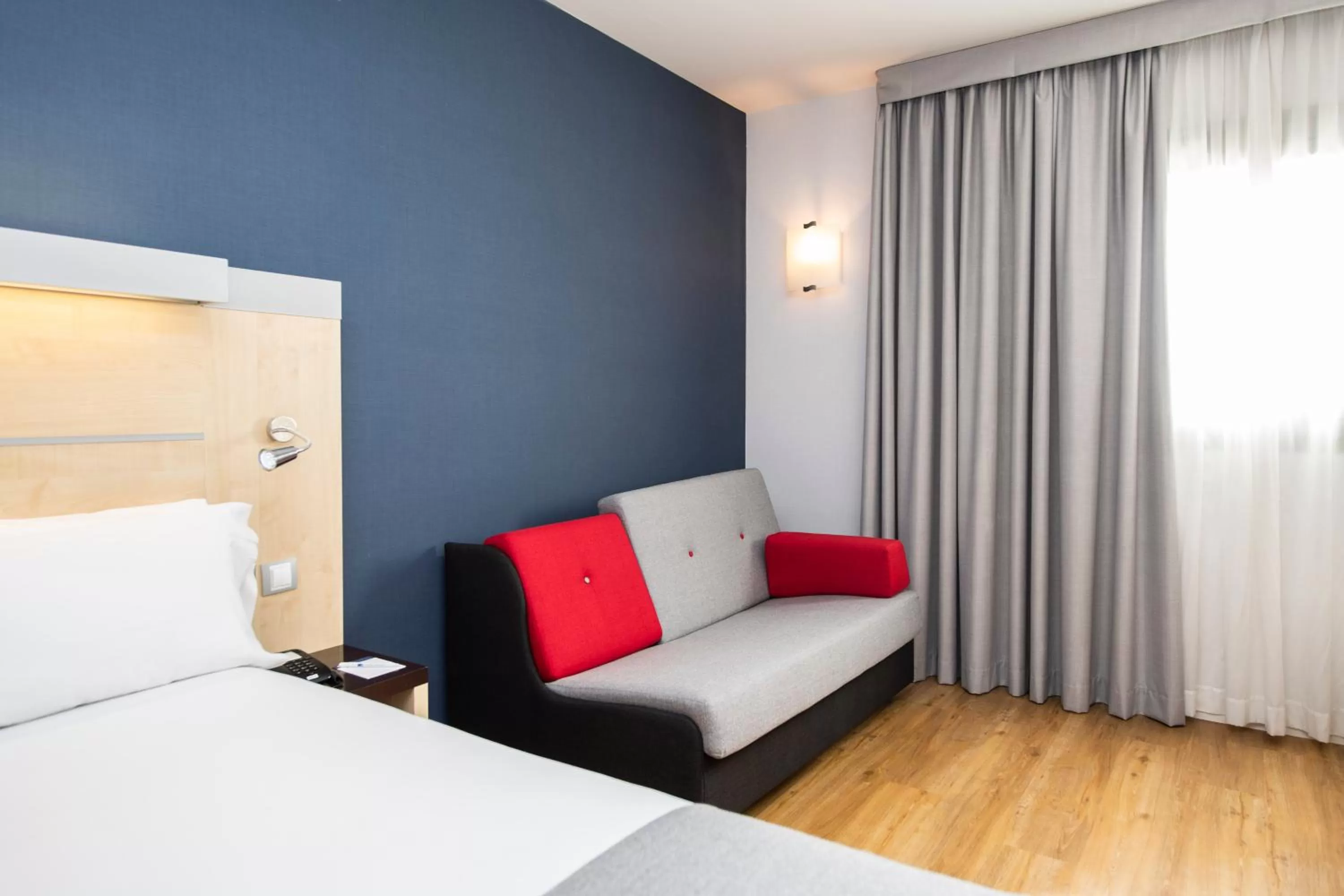 Bed in Holiday Inn Express Sant Cugat by IHG