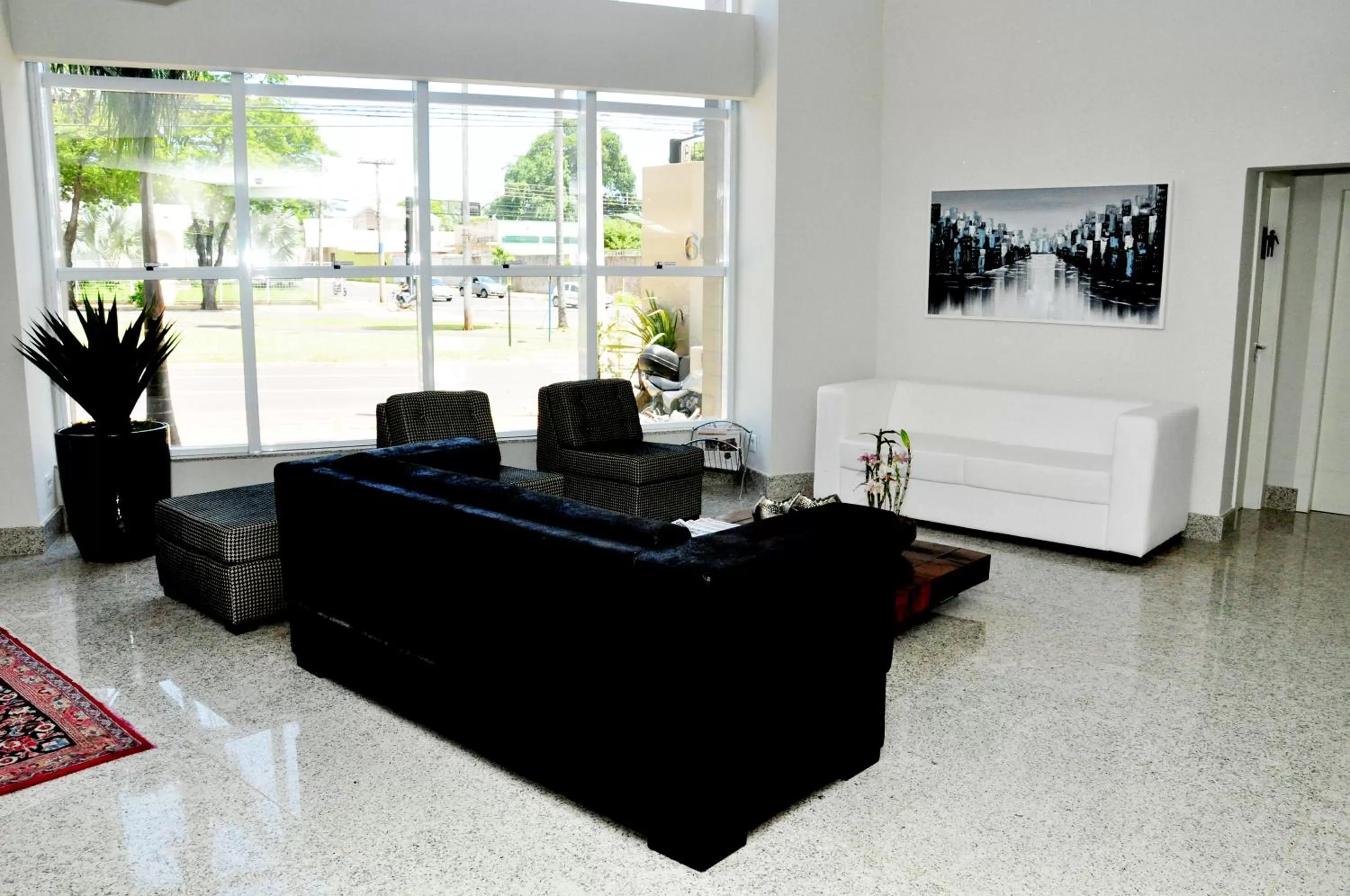 Communal lounge/ TV room in Hotel Mohave