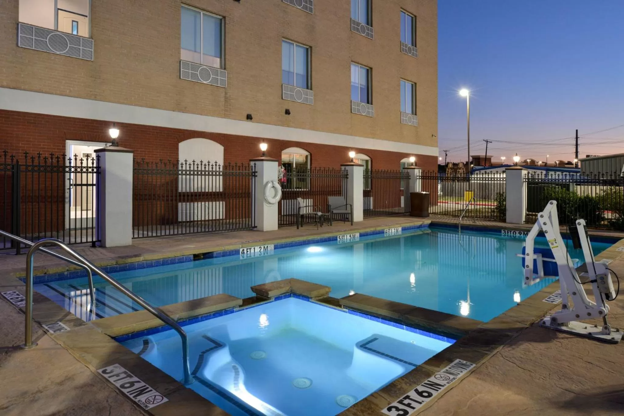 Swimming pool in Holiday Inn Express Hotel & Suites Royse City - RockwallRockwall - Royse City by IHG