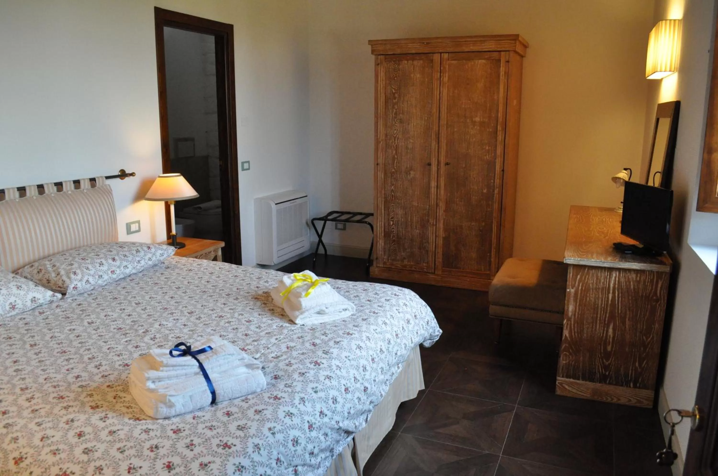 Bedroom, Bed in Armonie di Villa Incontri B&B