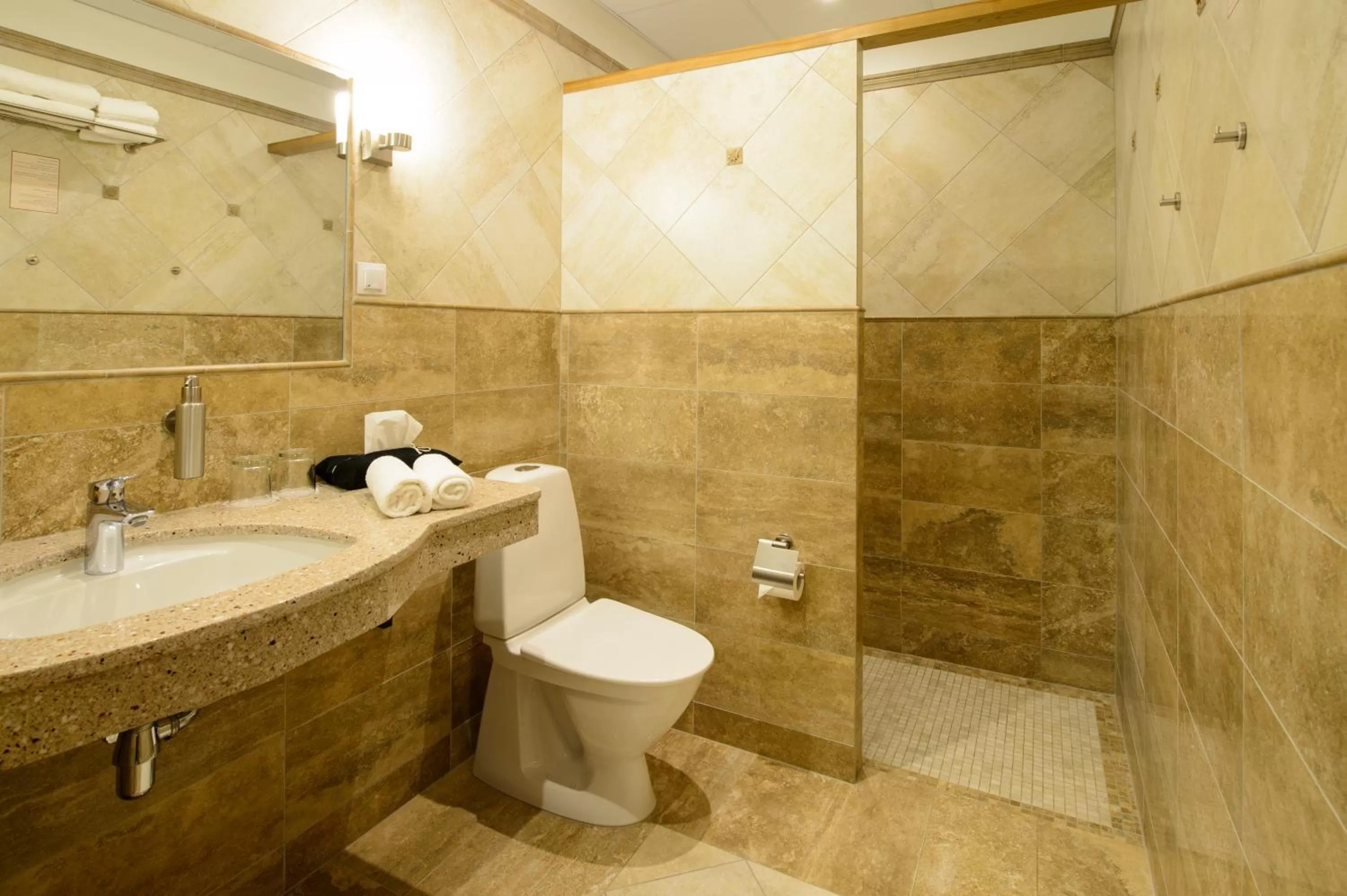 Bathroom in Georgi Hotell