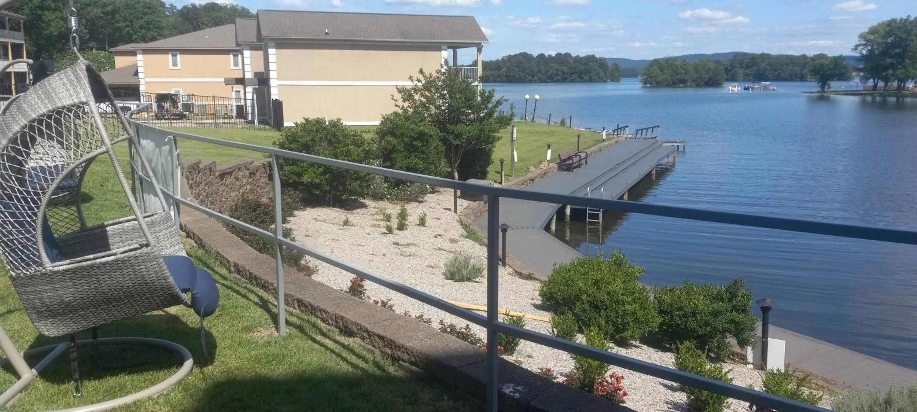 Lake view in Baymont on the lake by Wyndham Hot Springs