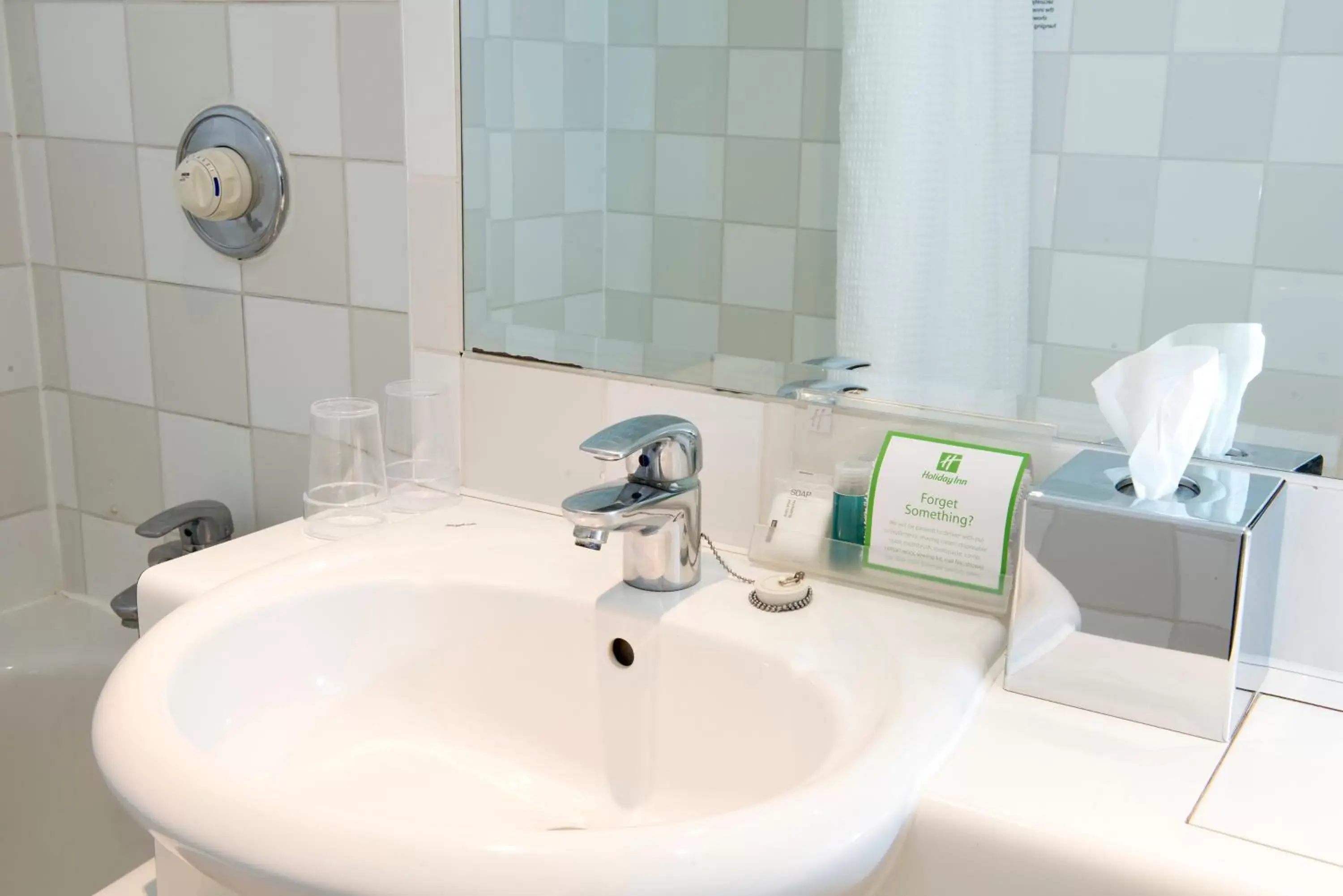 Room with Two Double Beds and Sofa Bed - Non-Smoking in Holiday Inn Basildon, an IHG Hotel Room with Two Double Beds and Sofa Bed - Non-Smoking in Holiday Inn Basildon, an IHG Hotel