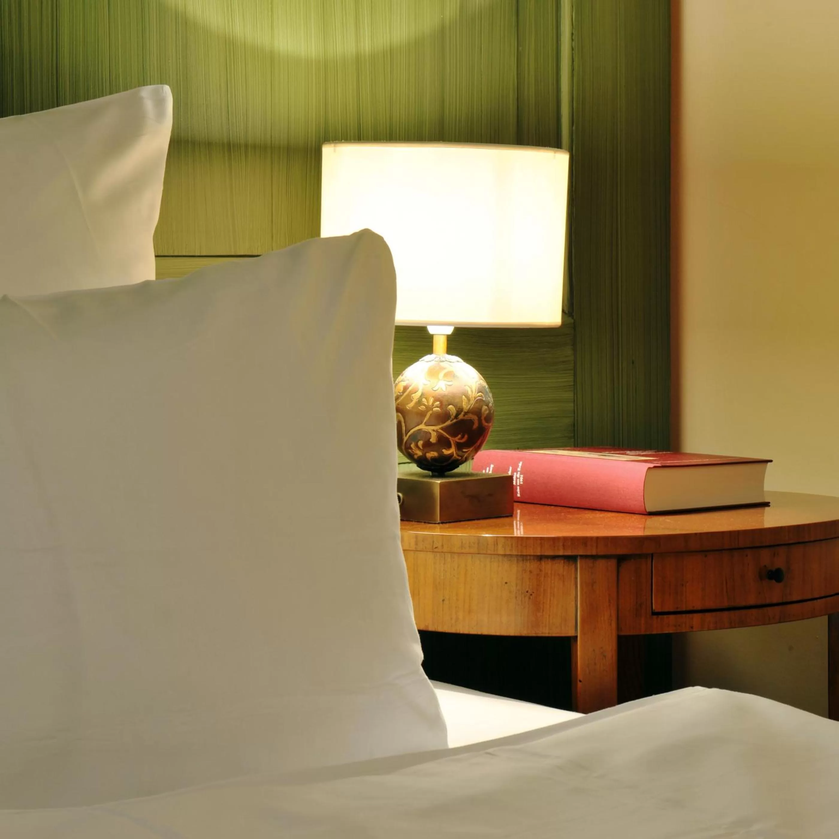 Seating area, Bed in Relais & Châteaux Hardenberg BurgHotel