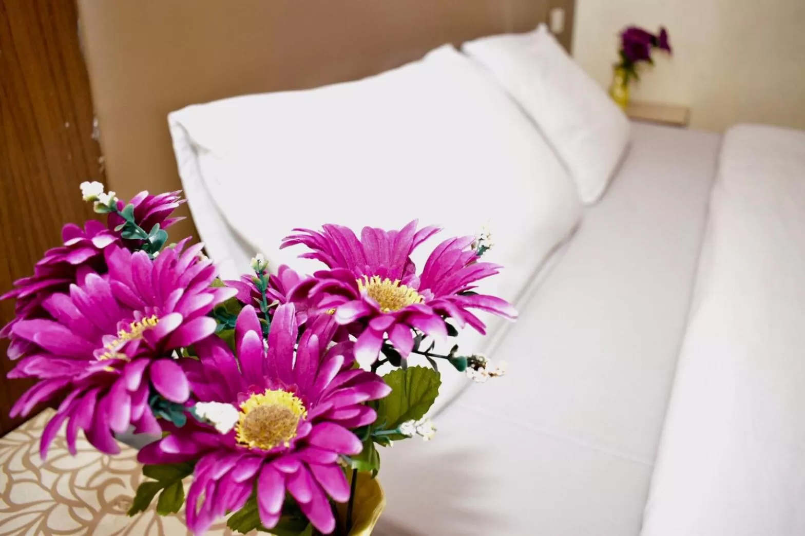 Bed in Royal Express Inn