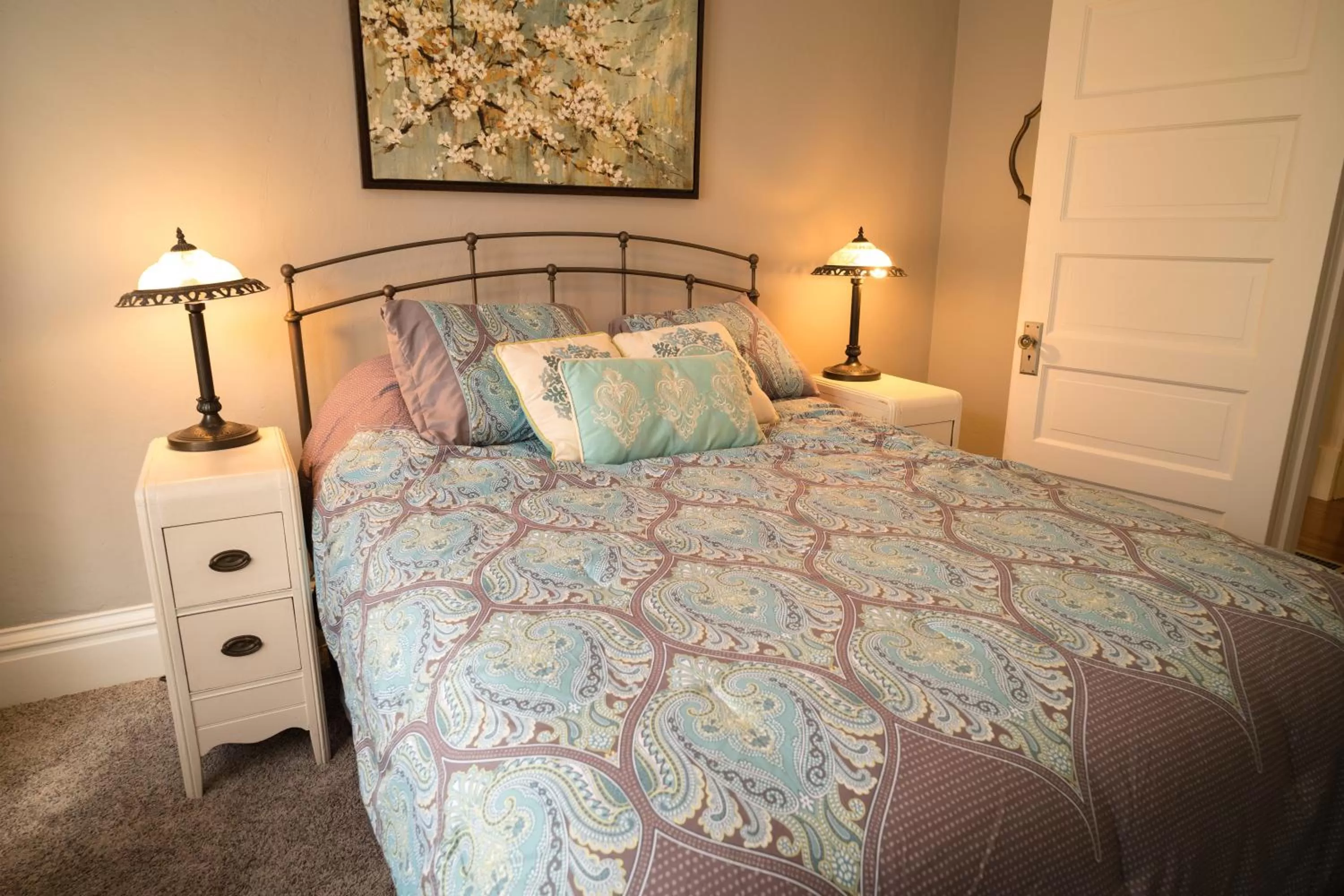 Deluxe Double Room in Poppy Sister Inn