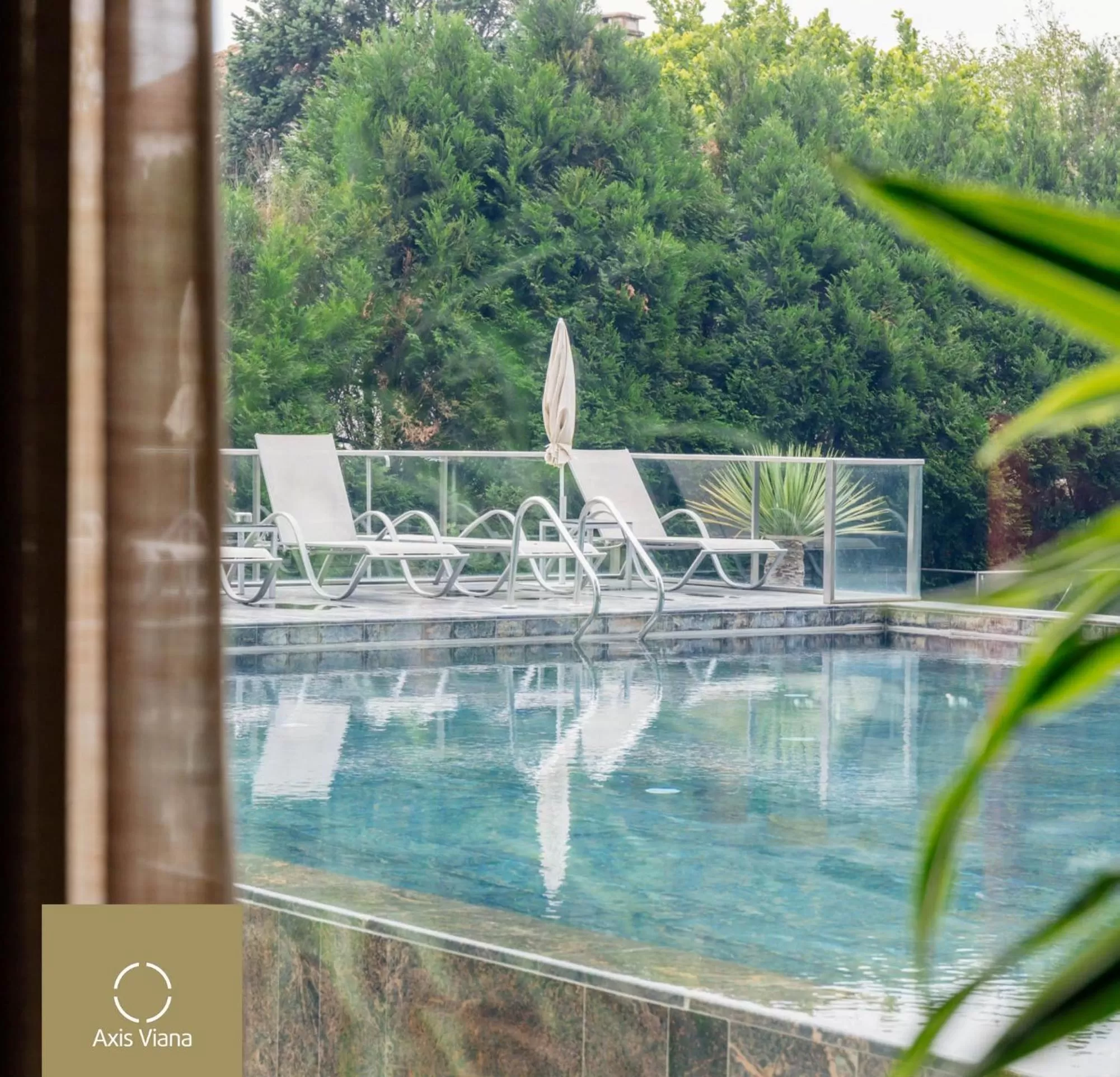 Swimming pool in Axis Viana Business & SPA Hotel