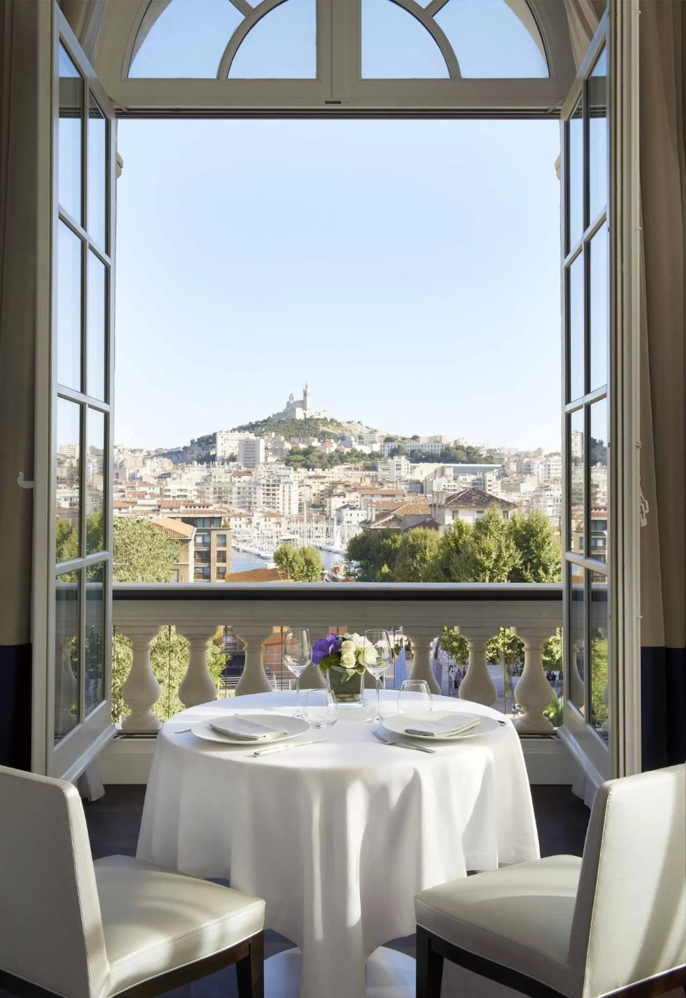 Restaurant/places to eat in InterContinental Marseille - Hotel Dieu by IHG