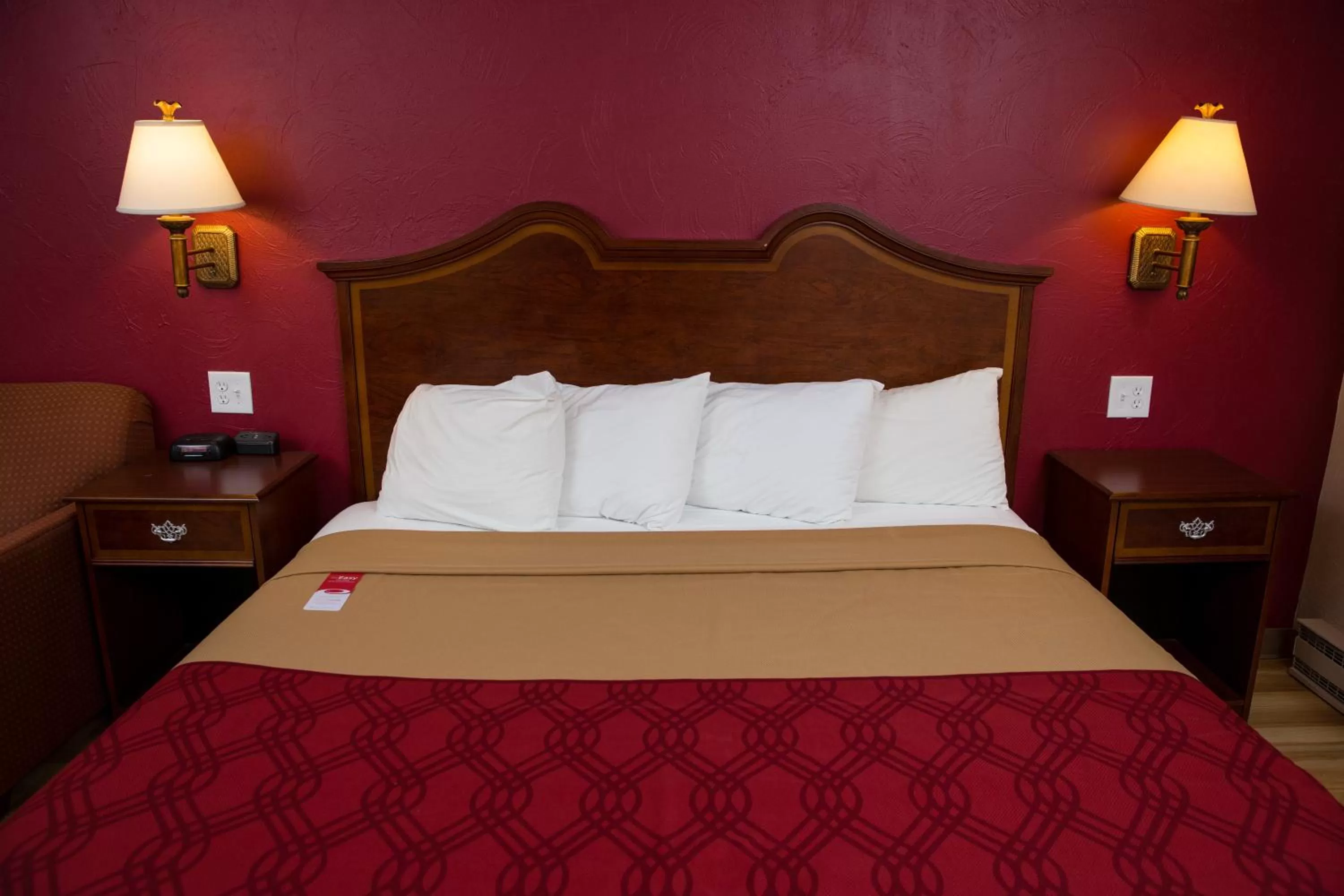 King Room - Non-Smoking in Econo Lodge Sturbridge Route 20