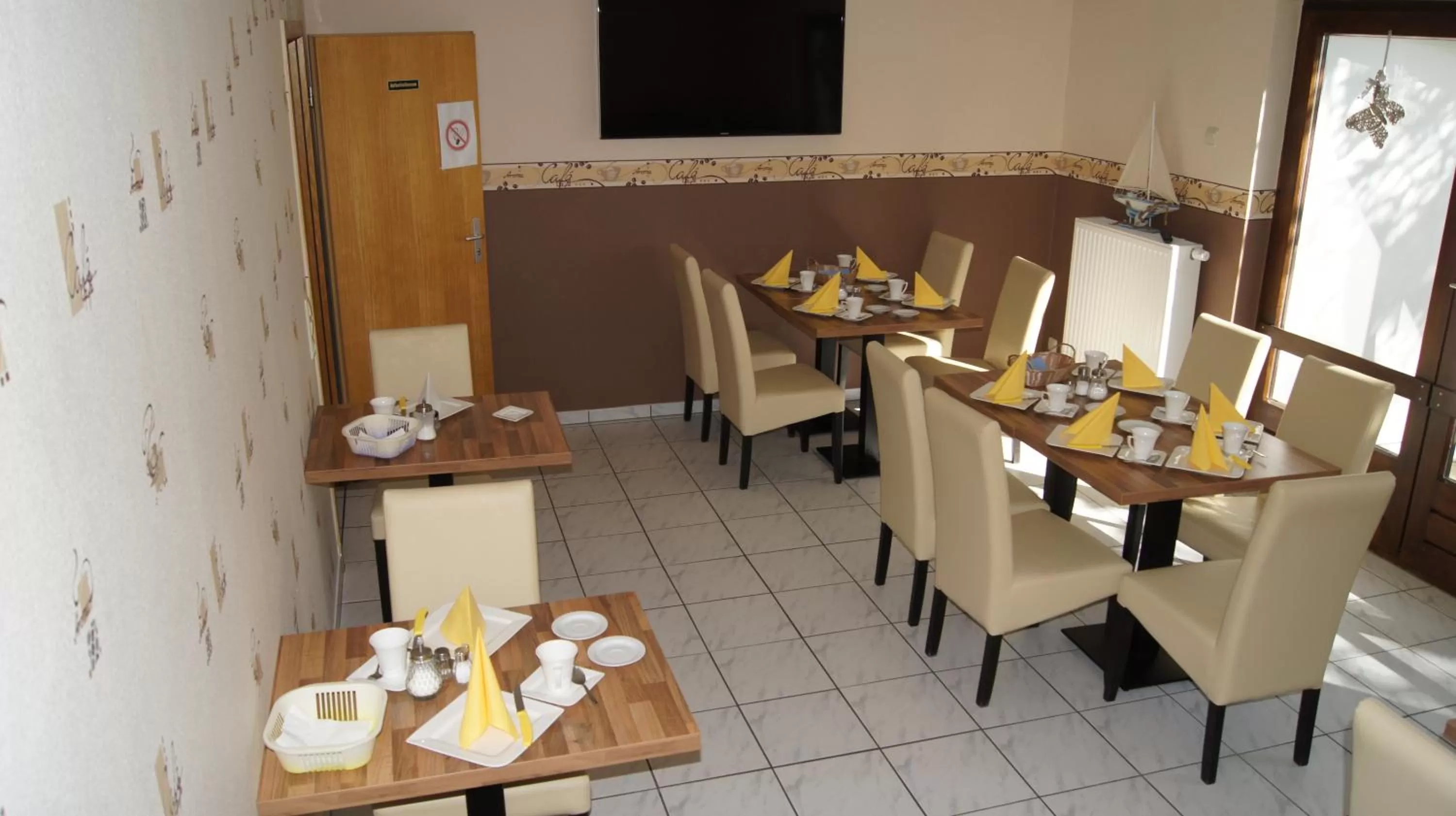 Restaurant/places to eat in Hotel Dorfkrug Büsum