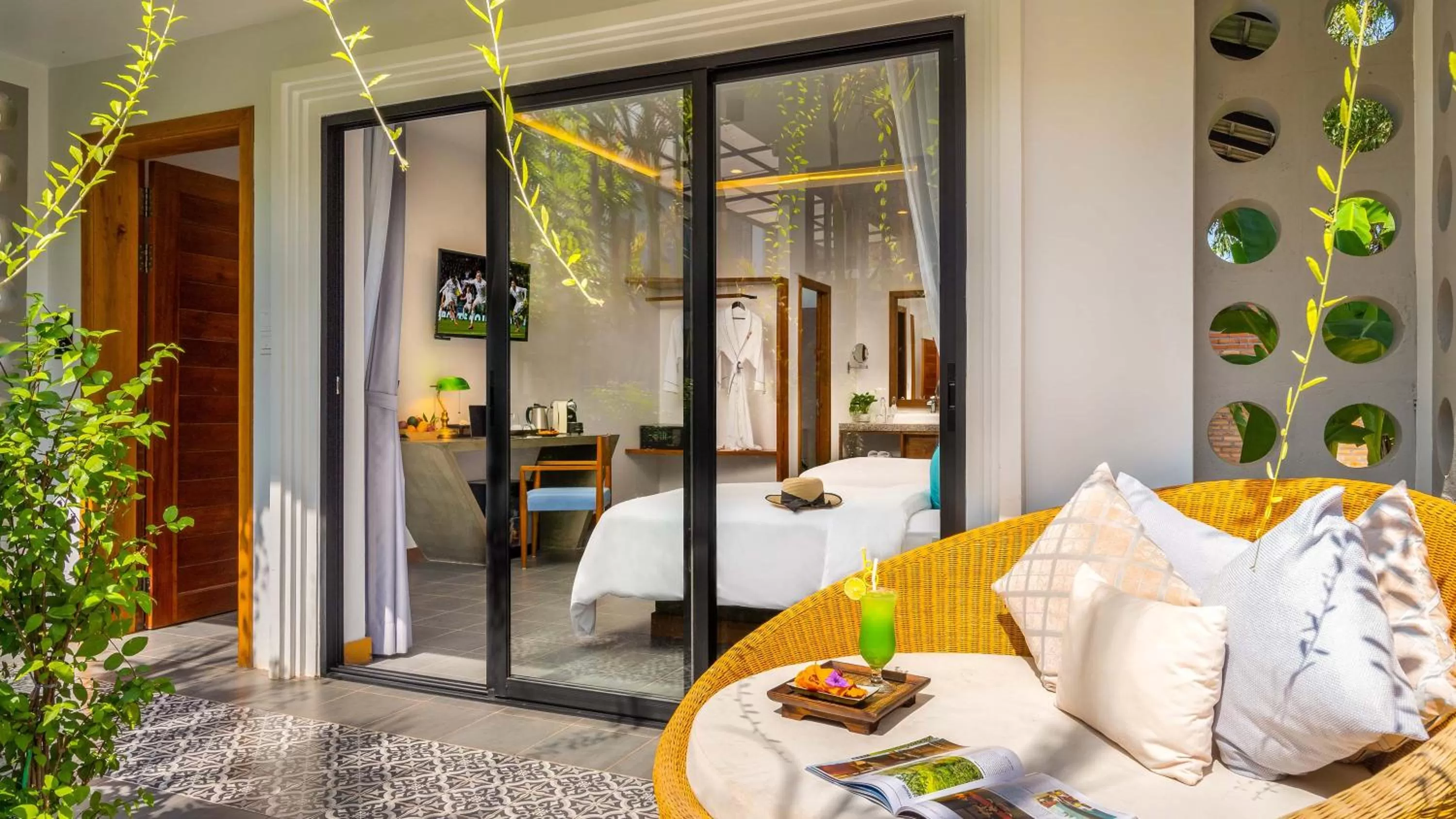 Decorative detail, Bed in Grand Venus La Residence