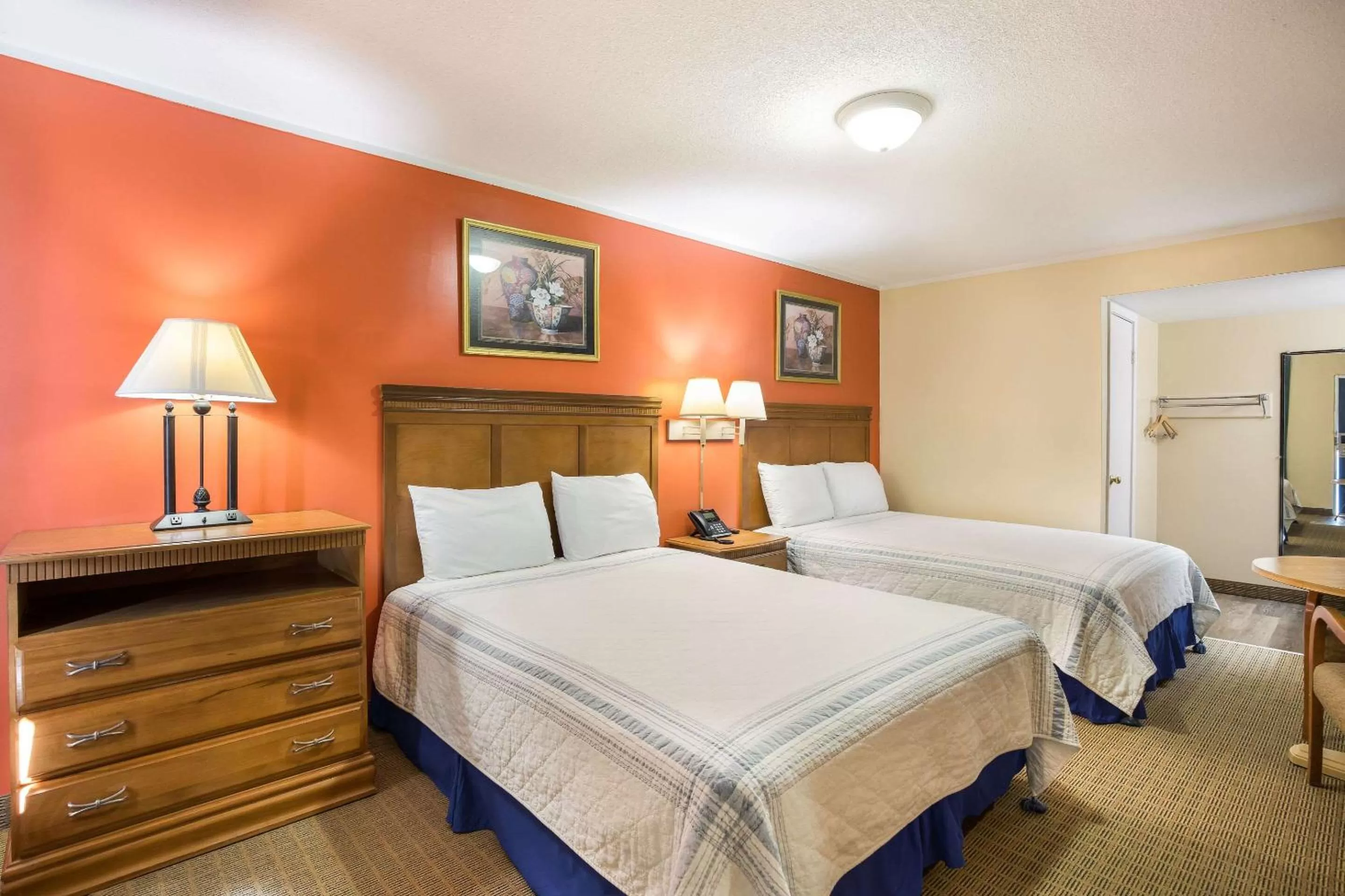 Photo of the whole room, Bed in Rodeway Inn Cecil