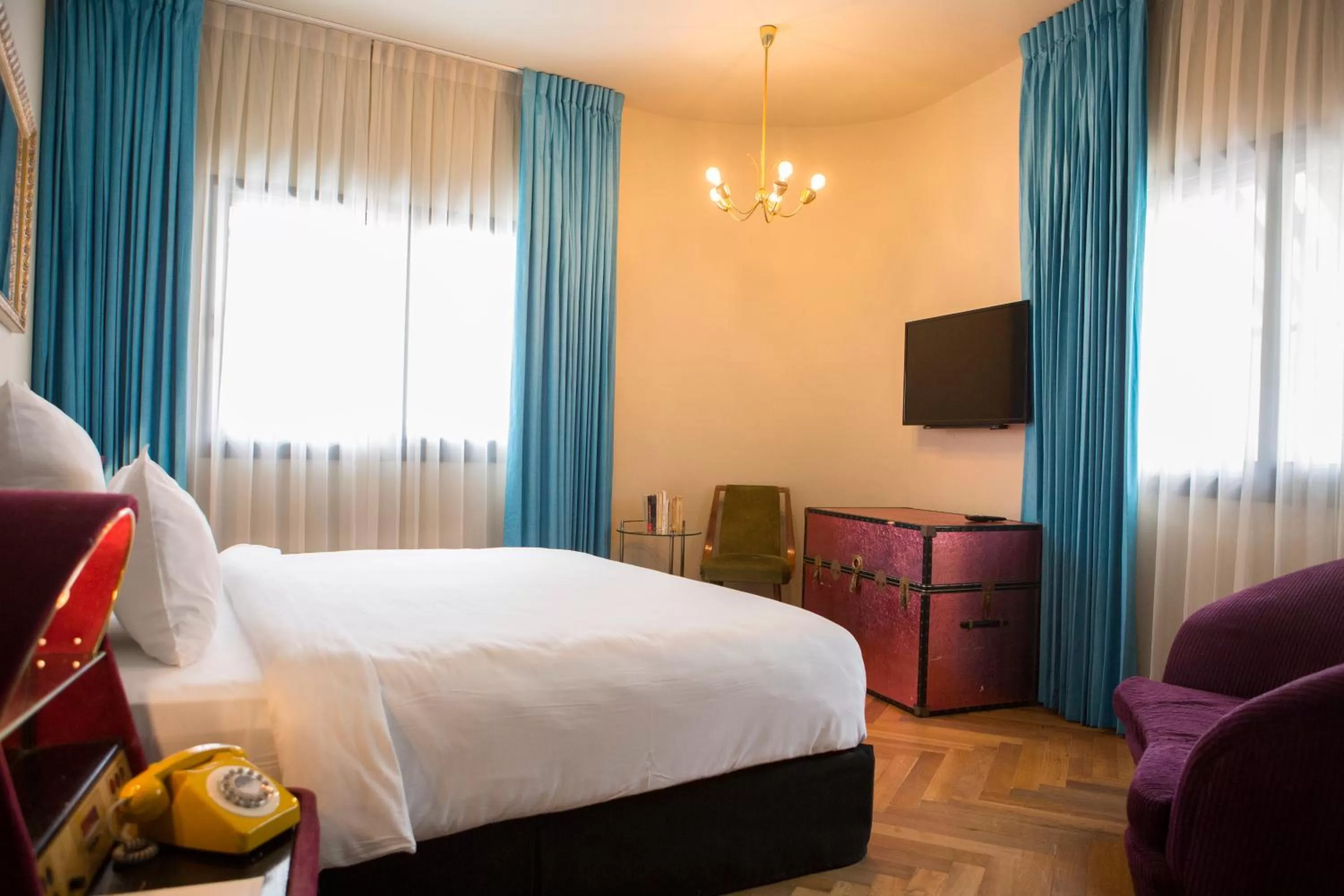 Bedroom, Bed in Dave Gordon, a member of Brown Hotels