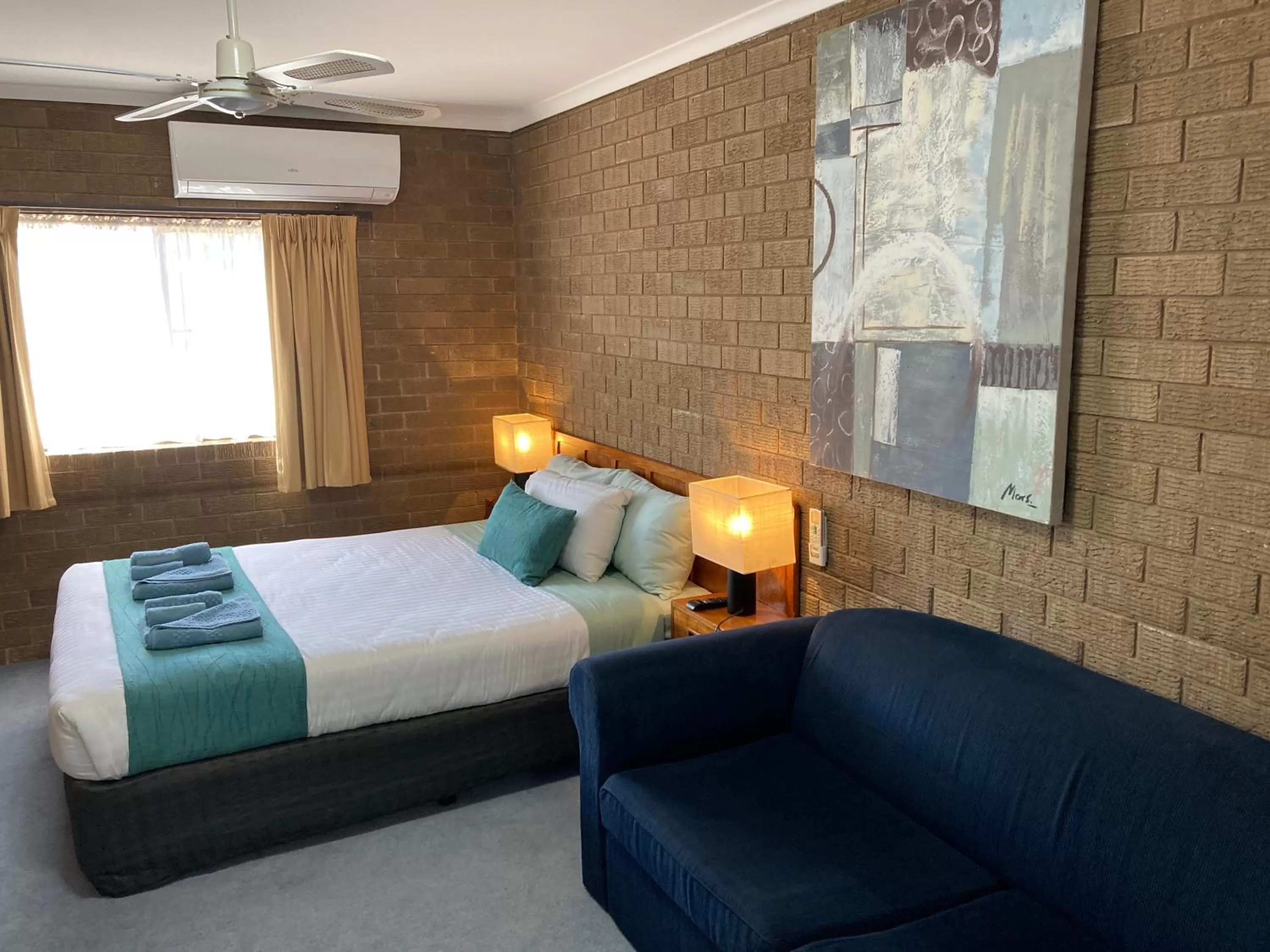 Bed in Camellia Motel