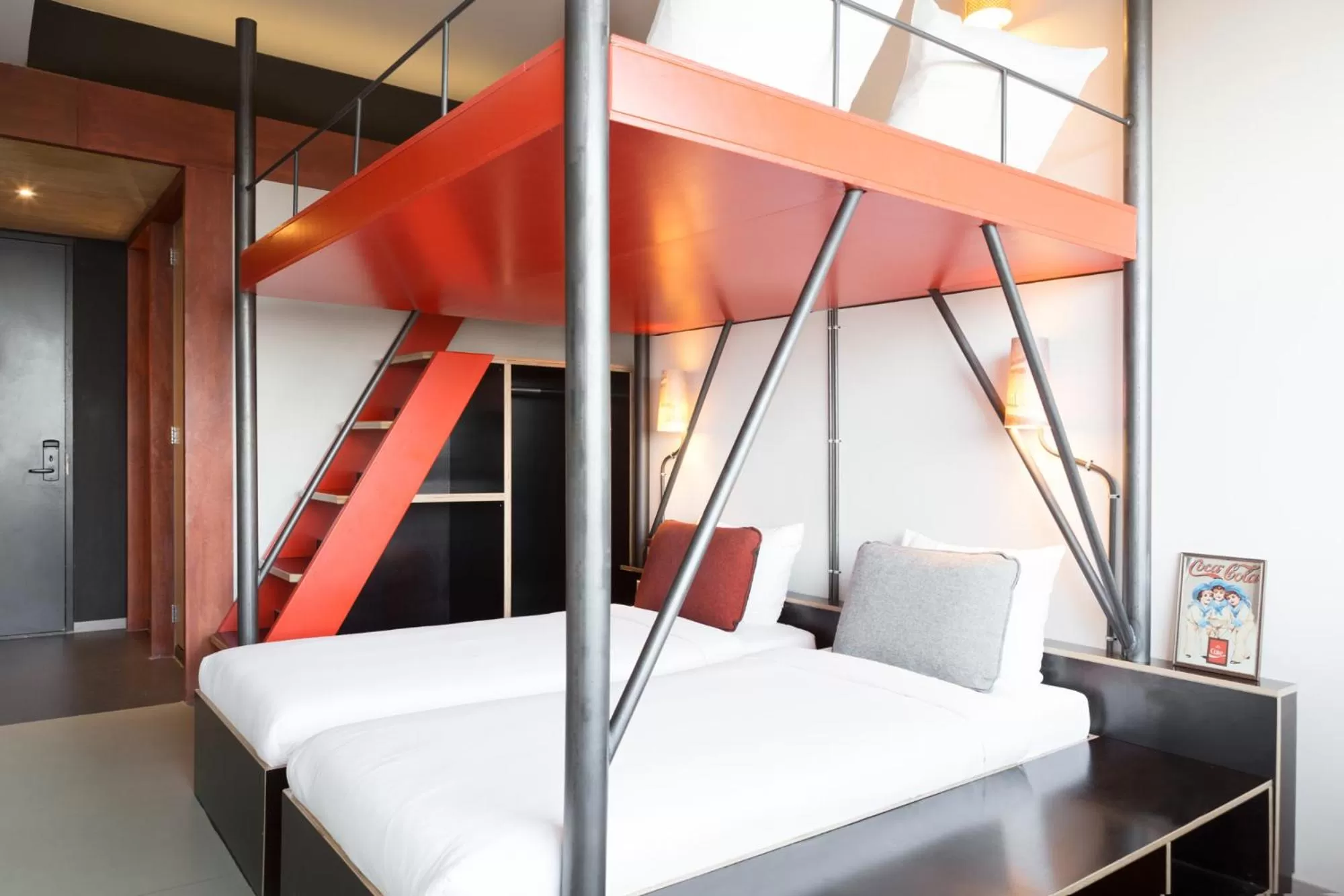 Bed in Volkshotel