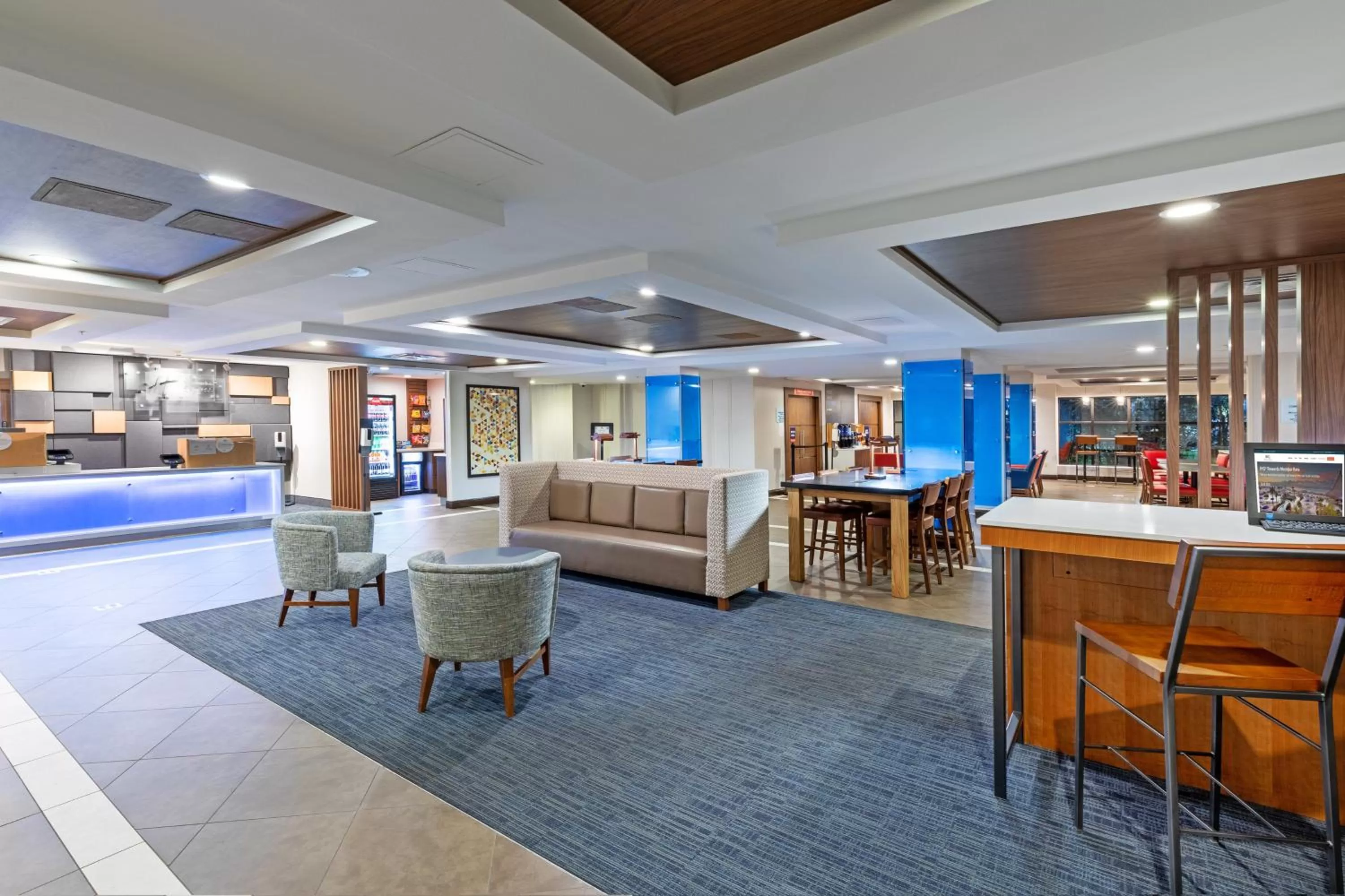 Lobby or reception in Holiday Inn Express Hotel & Suites Picayune by IHG