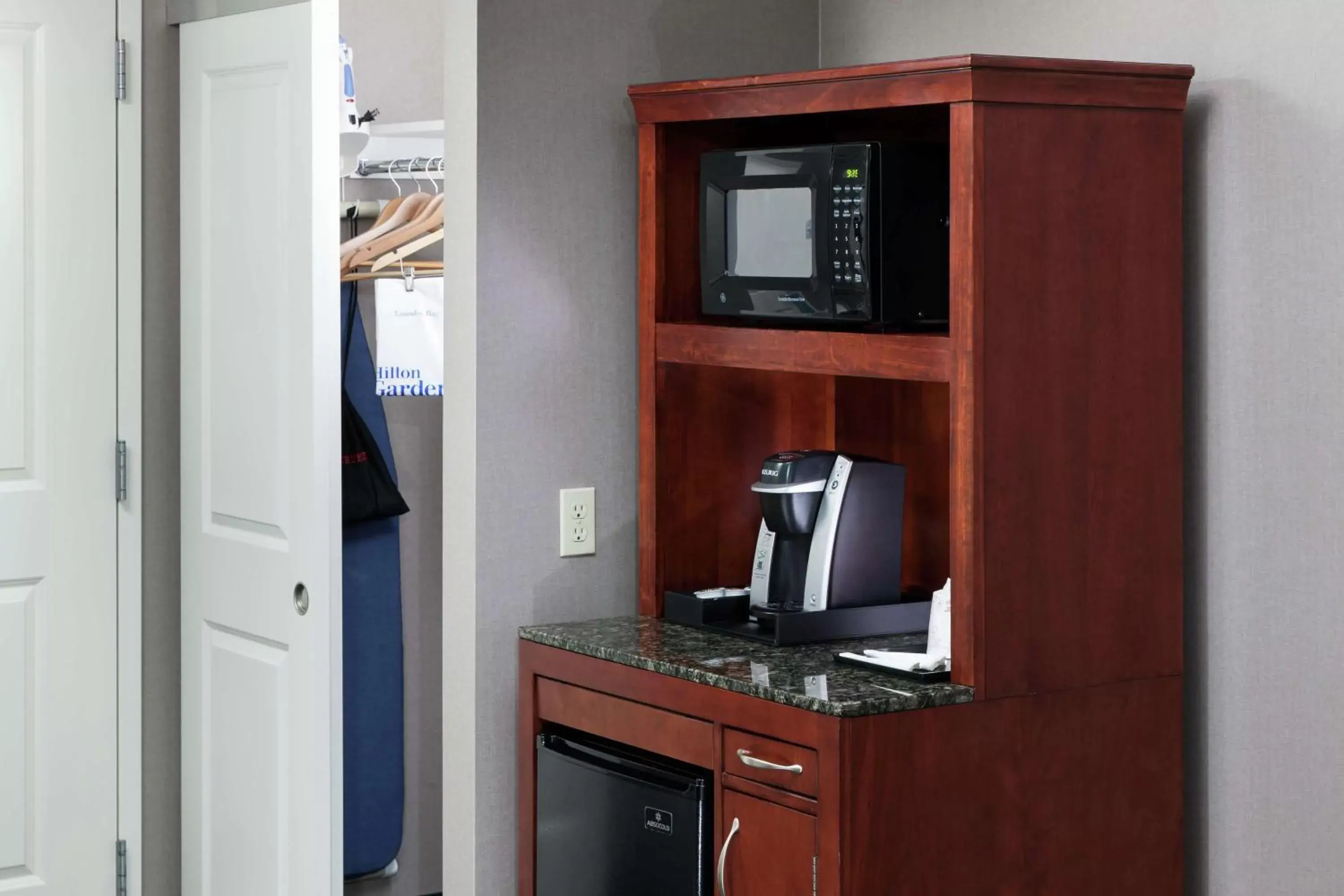Queen Room with Two Queen Beds - Mobility and Hearing Access in Hilton Garden Inn Lake Forest Mettawa Queen Room with Two Queen Beds - Mobility and Hearing Access in Hilton Garden Inn Lake Forest Mettawa