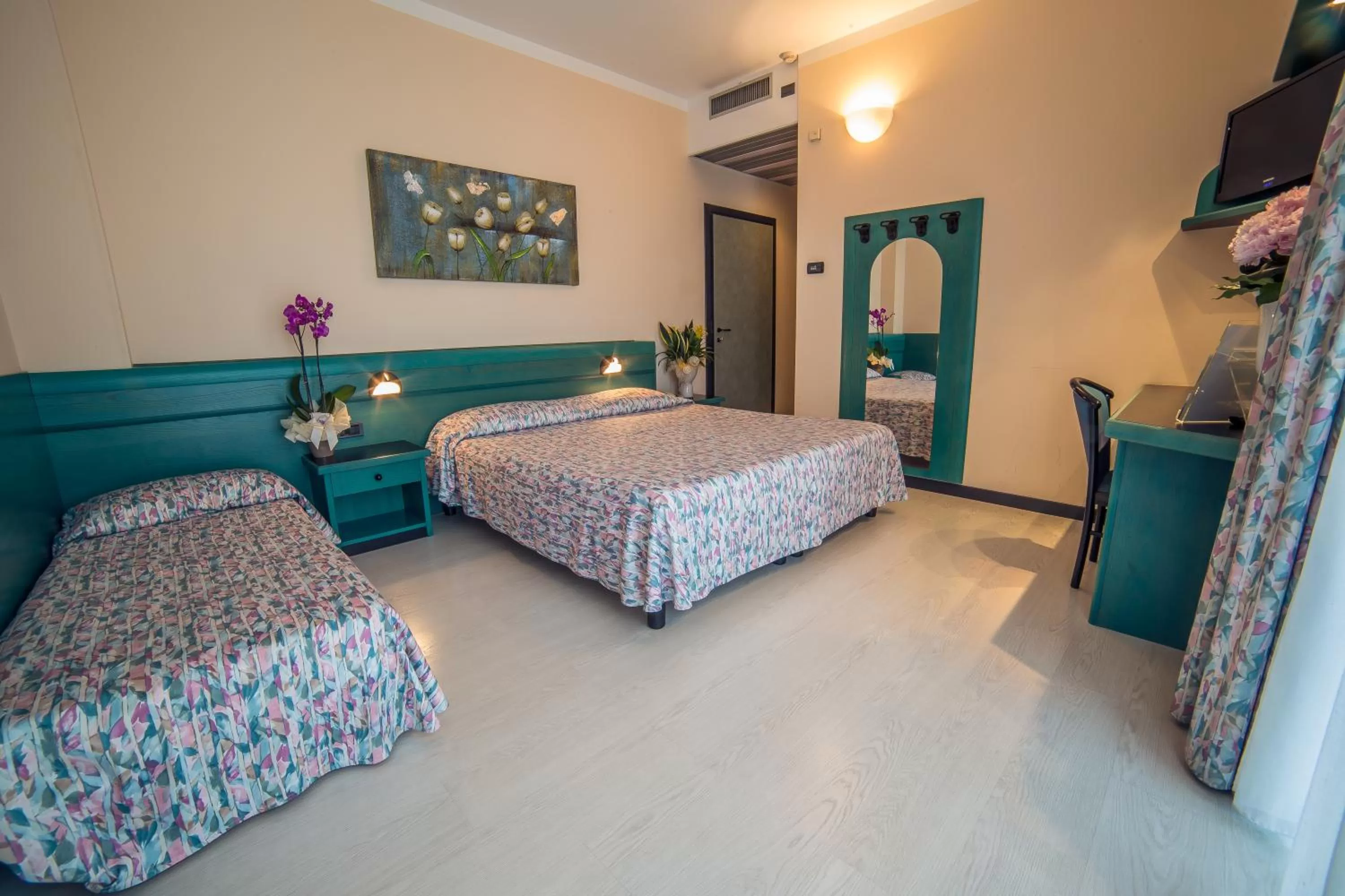 Photo of the whole room, Bed in Hotel Eden