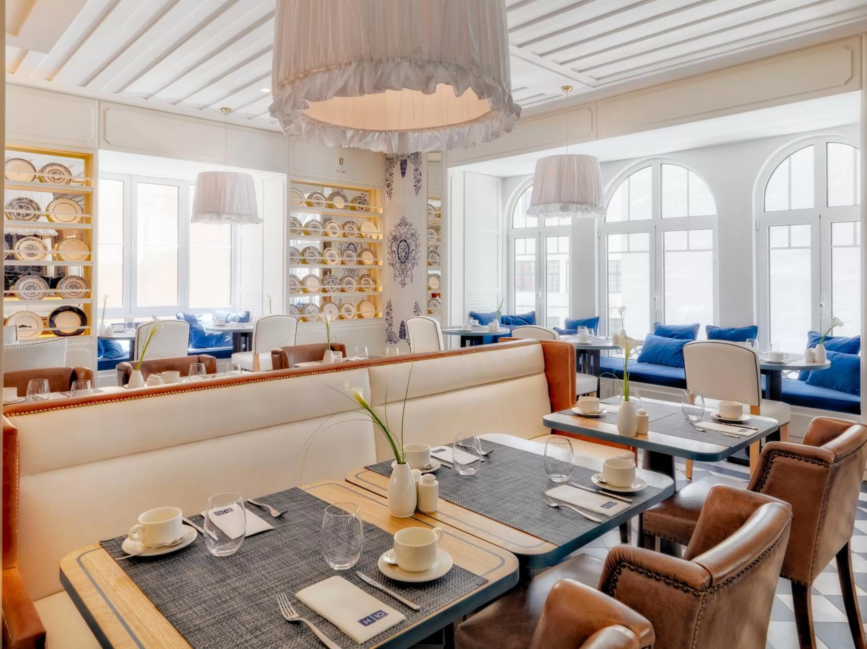 Dining area in H10 Duque de Loule