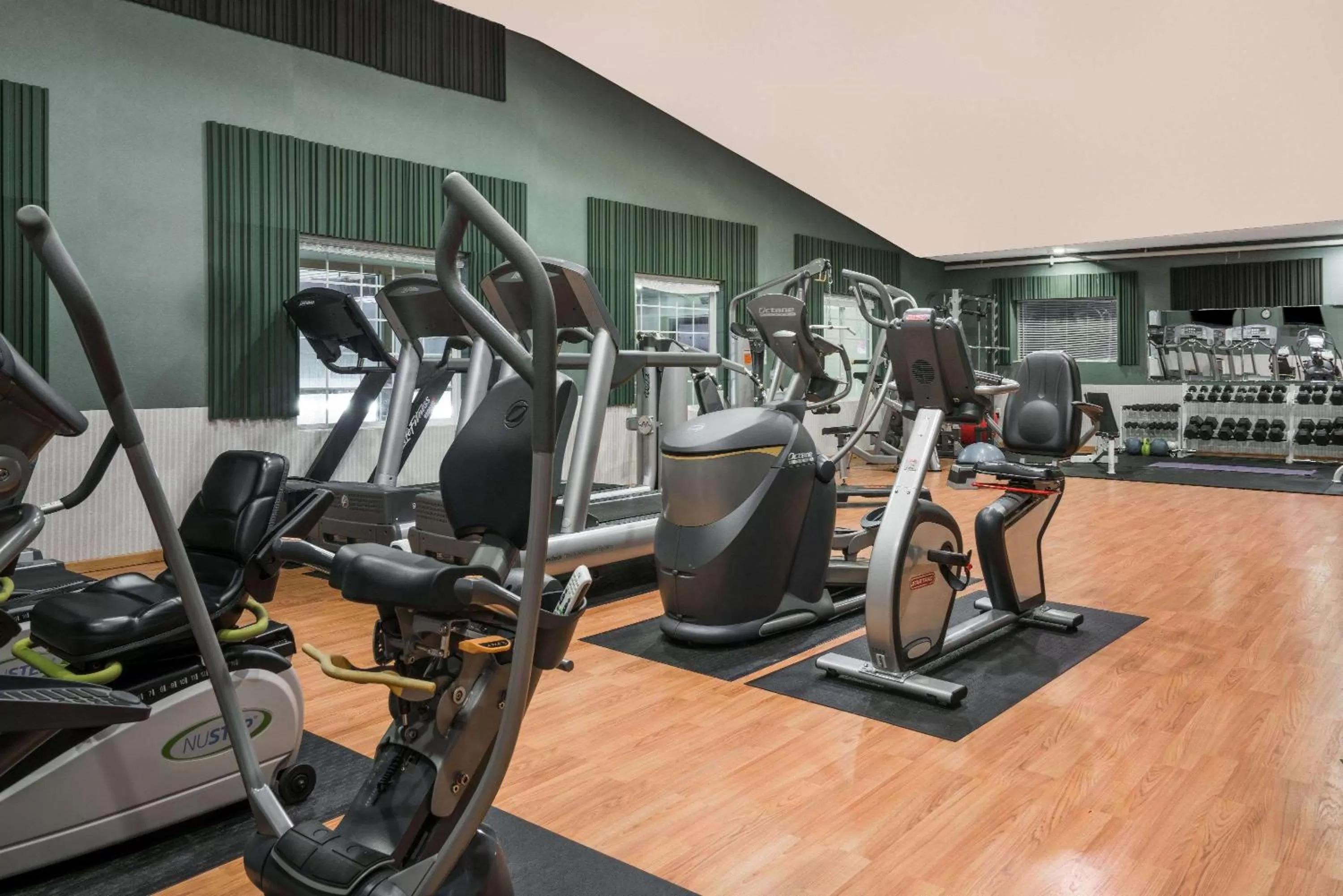 Fitness centre/facilities in Days Inn by Wyndham Fargo/Casselton