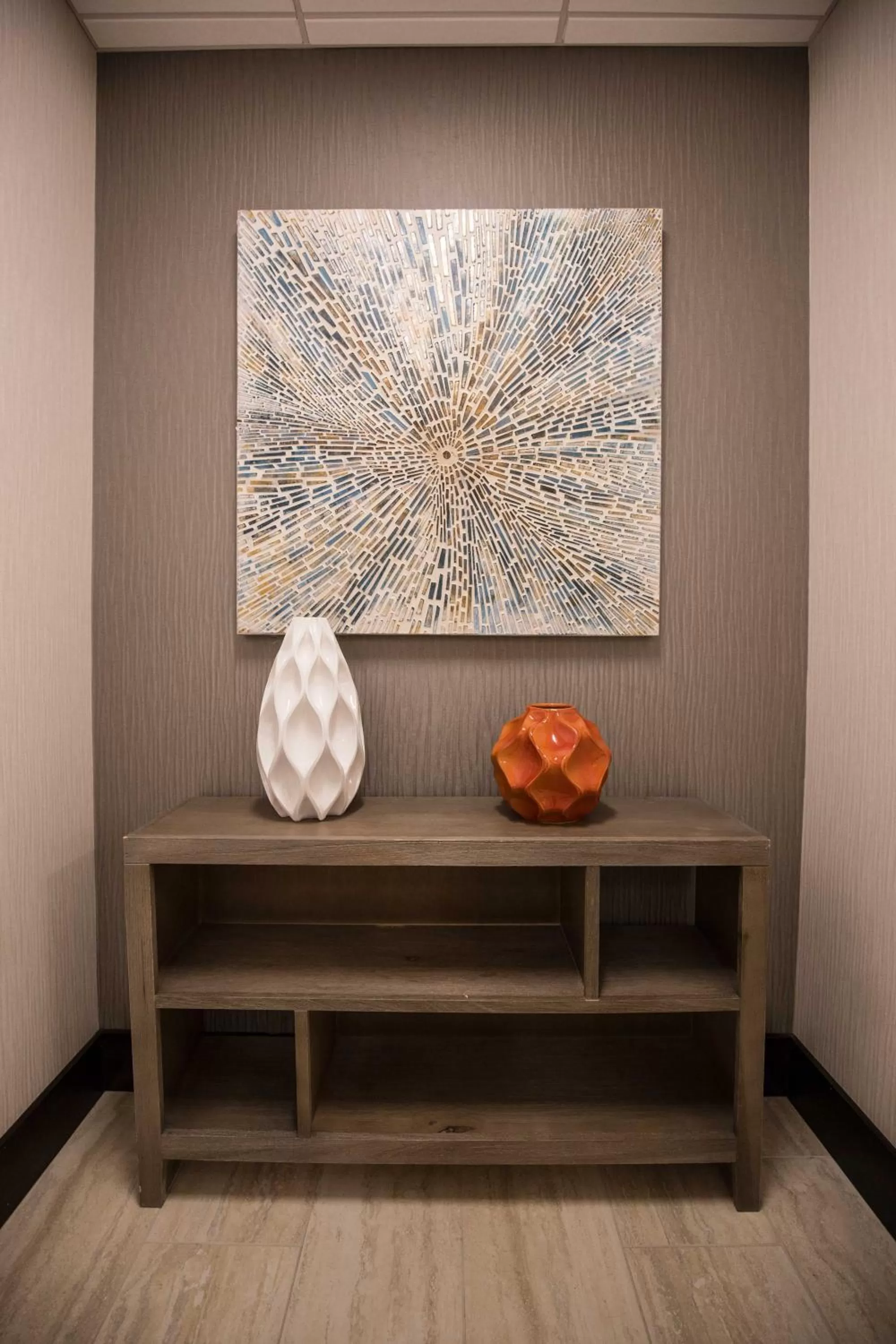 Decorative detail in Wyndham Chicago O'Hare