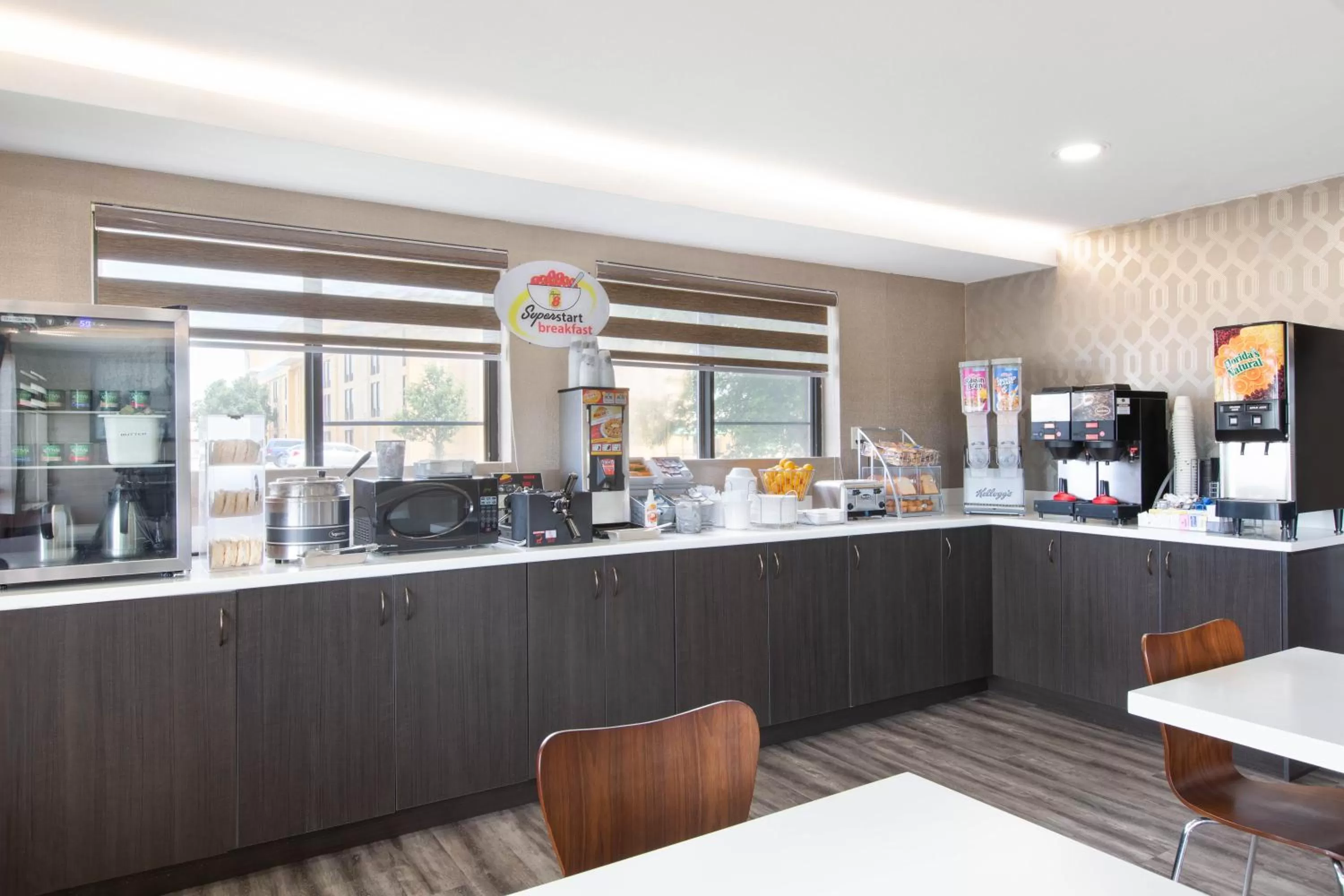 Breakfast in Super 8 by Wyndham Salina I-70