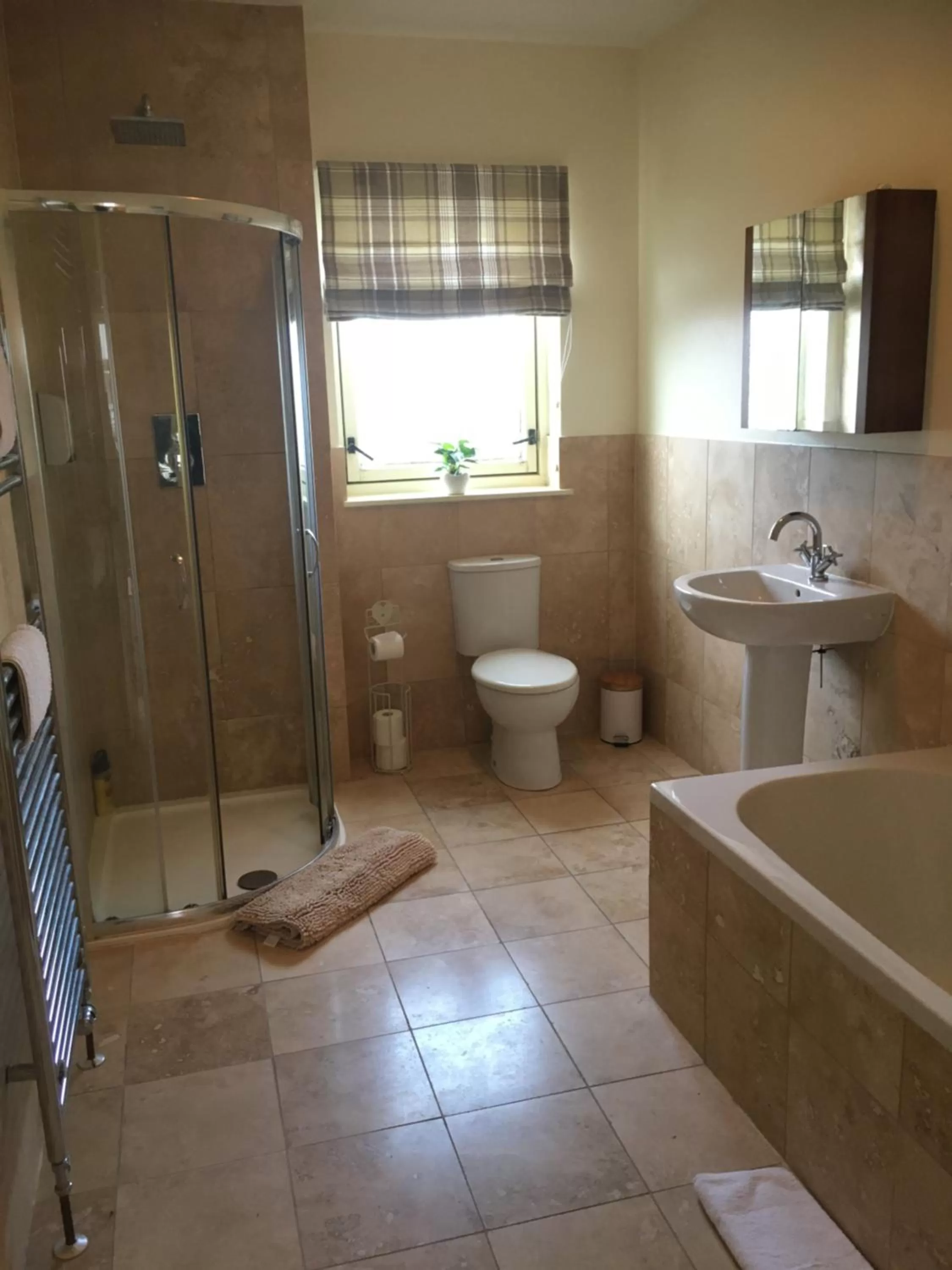 Shower in The Ship Inn