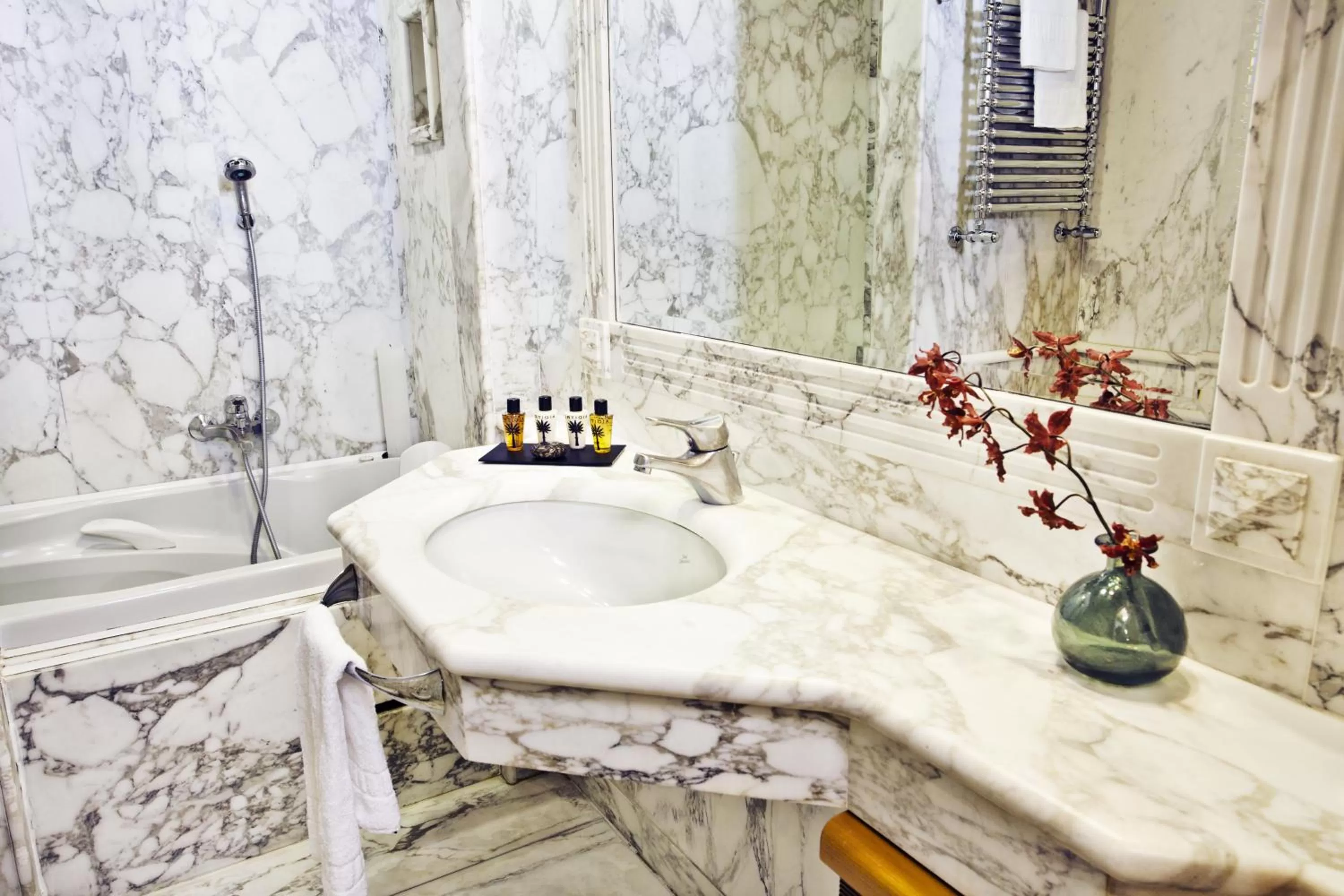 Bathroom in Hotel Valadier