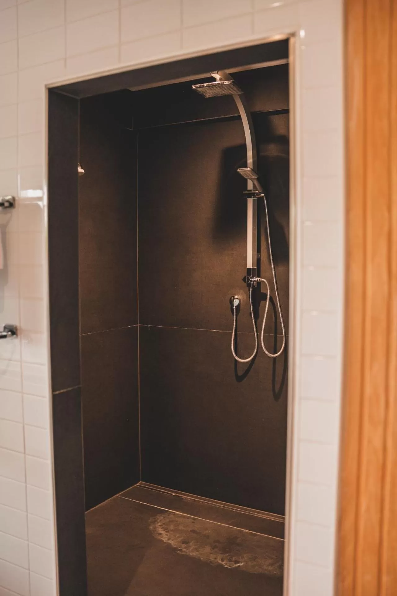 Shower in Mont-des-Pins