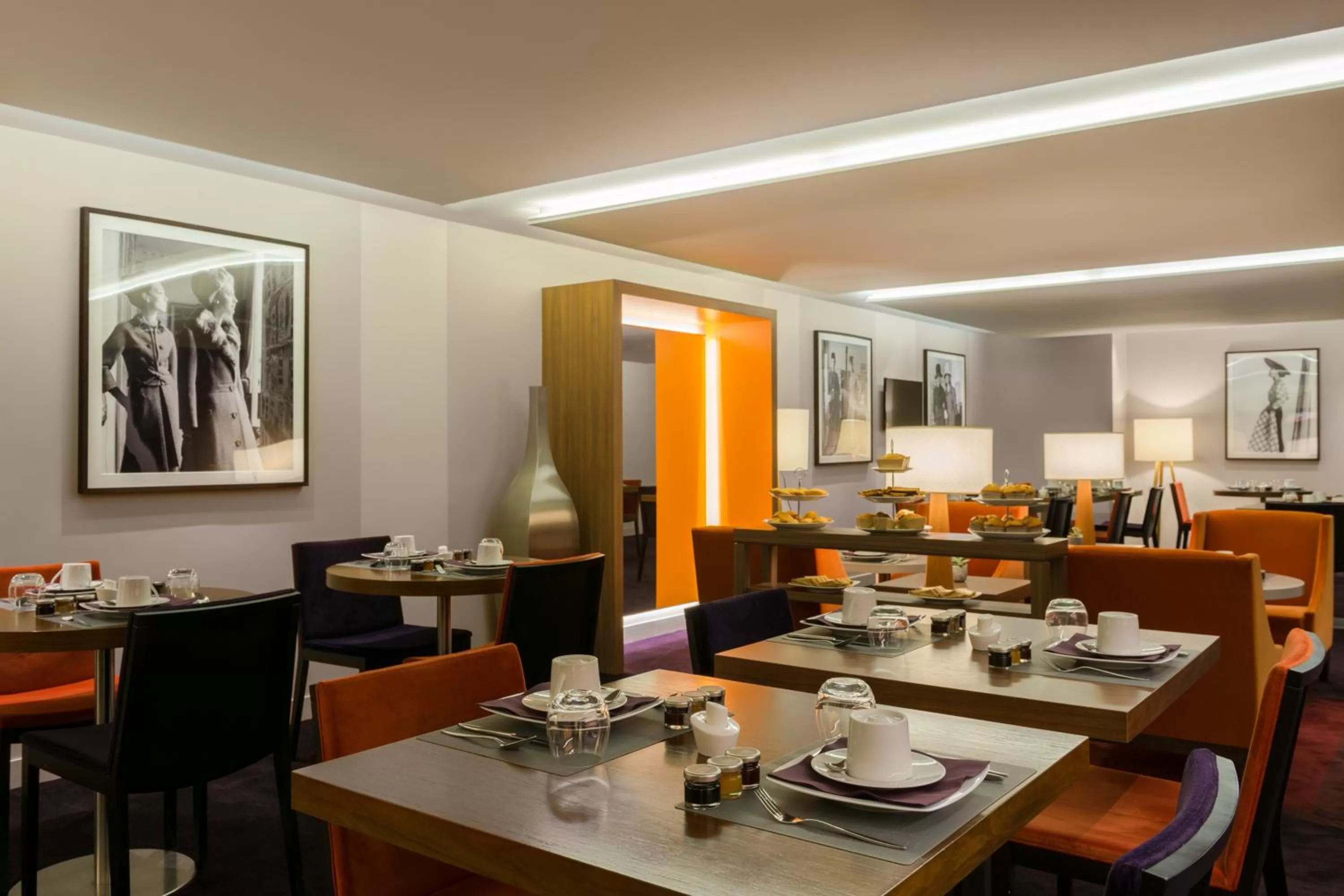 Restaurant/places to eat in Hôtel le Derby Alma by Inwood Hotels