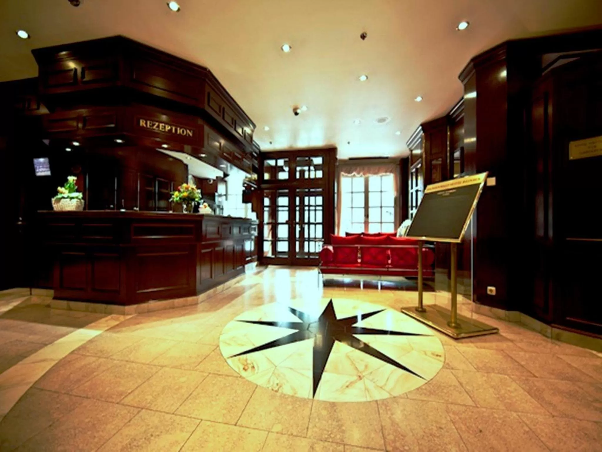 Lobby or reception in Sachsenwald Hotel Reinbek