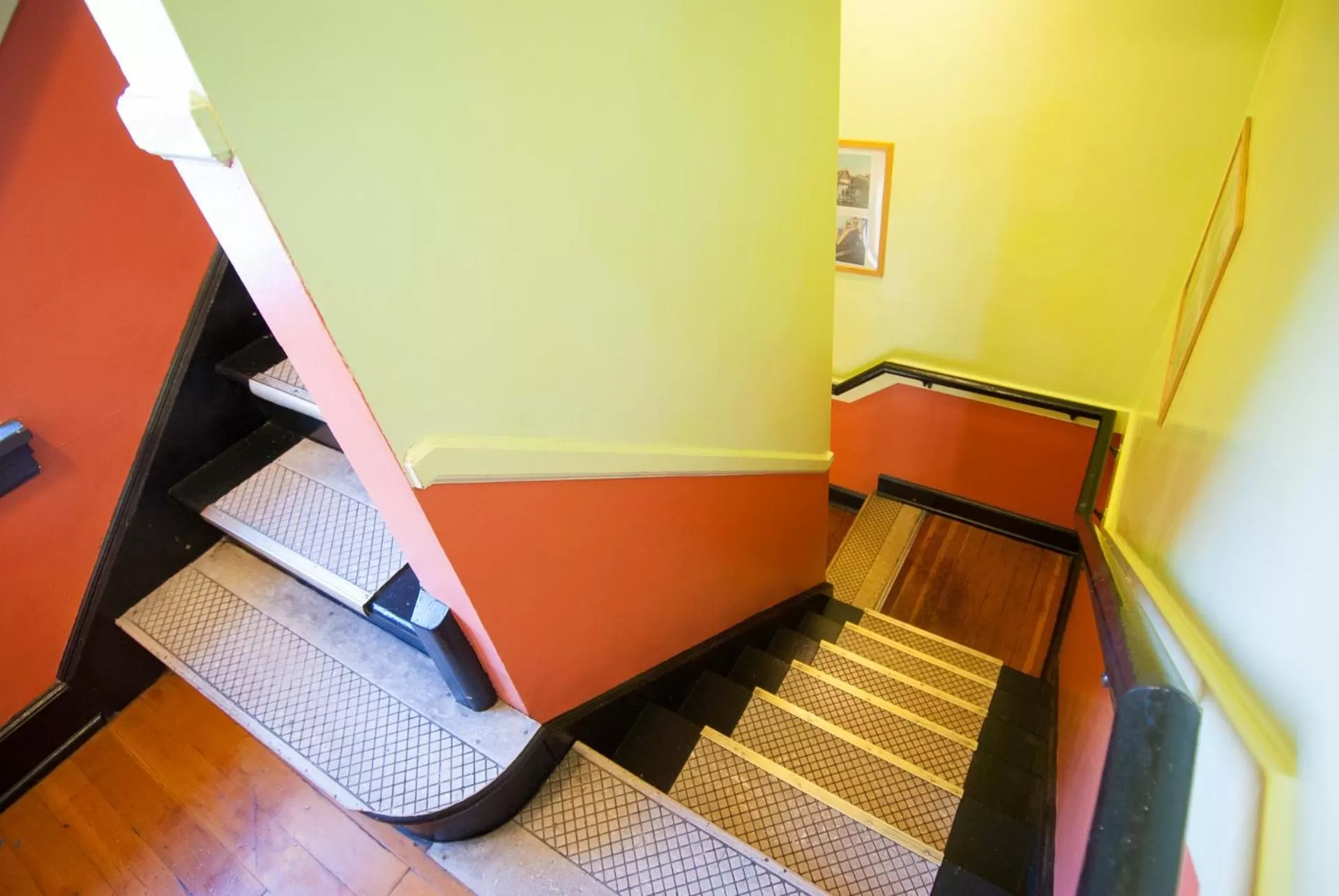 Decorative detail in Ocean Island Inn | Backpackers | Suites