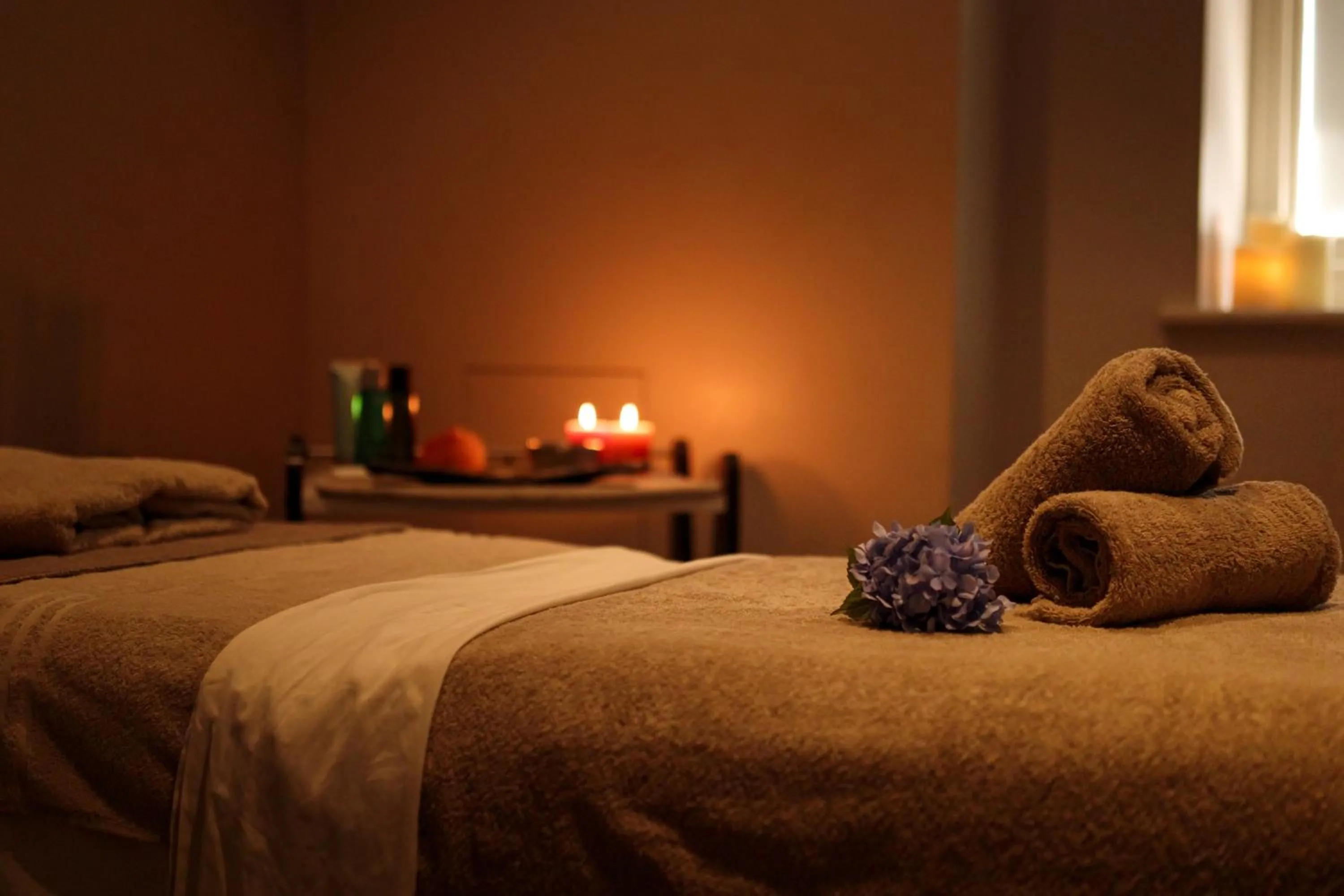 Massage, Bed in Rowhill Grange Hotel & Utopia Spa