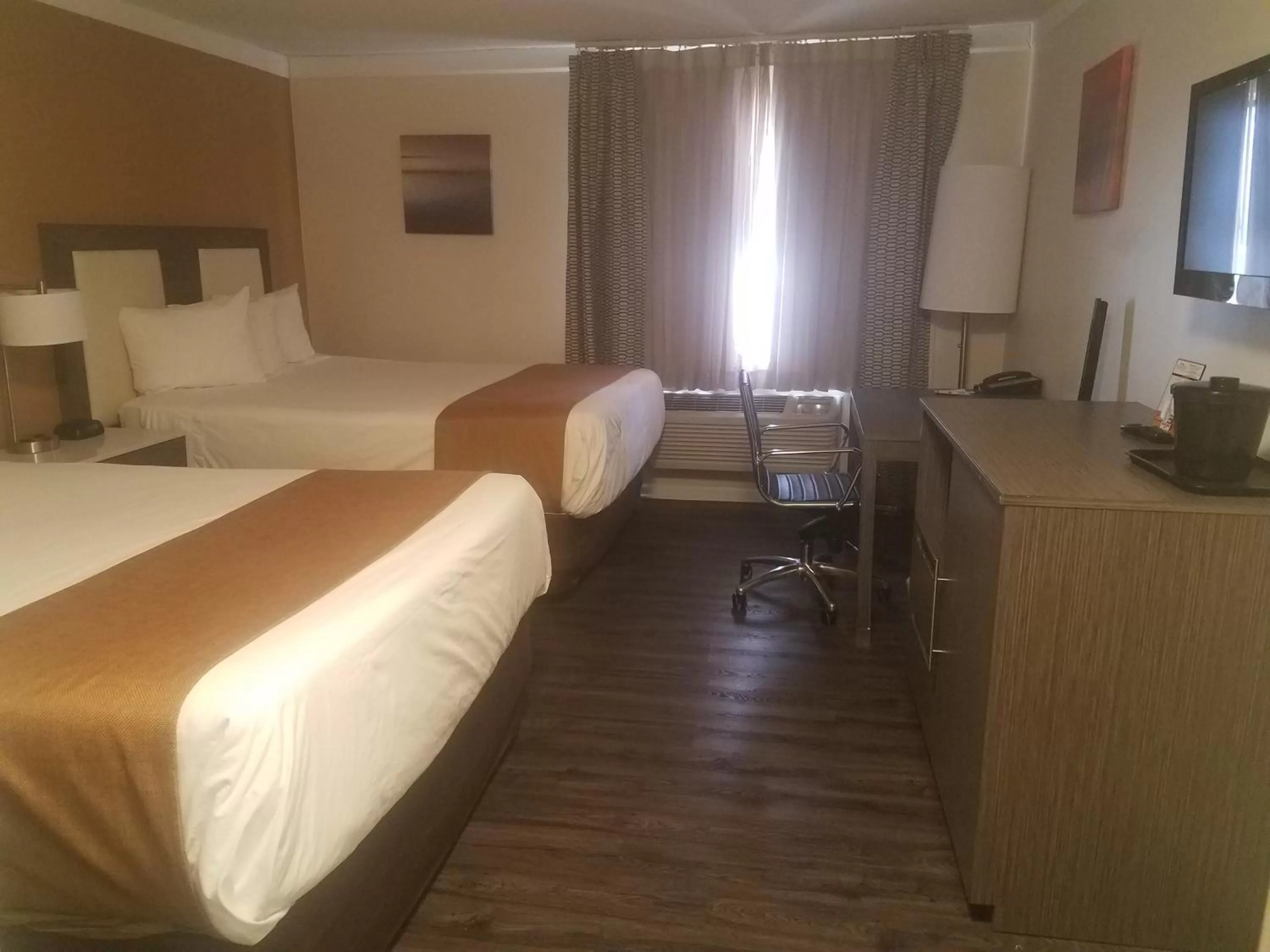 Bed in Baymont by Wyndham Chicago/Alsip