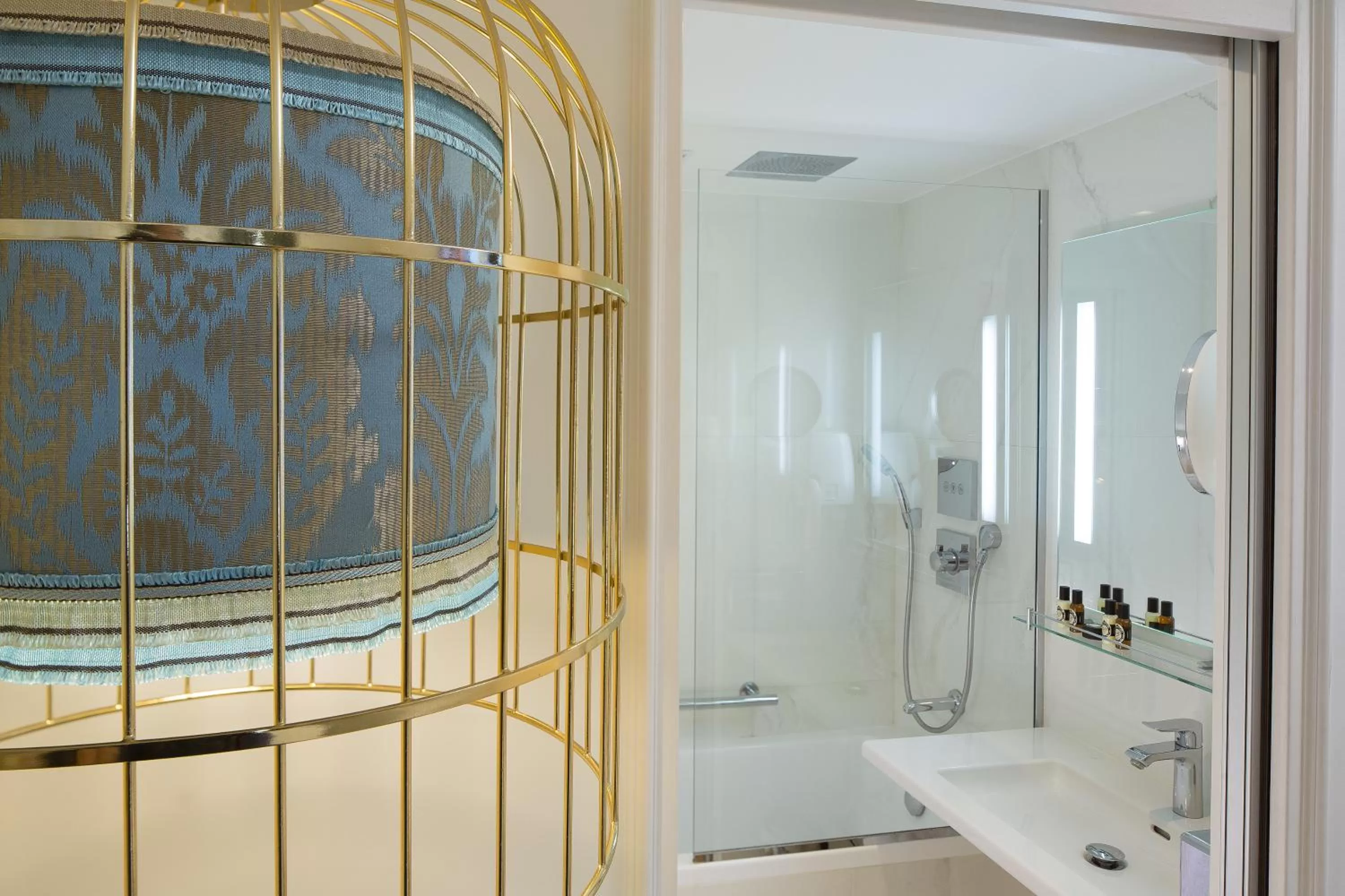 Bathroom in Académie Hôtel Saint Germain