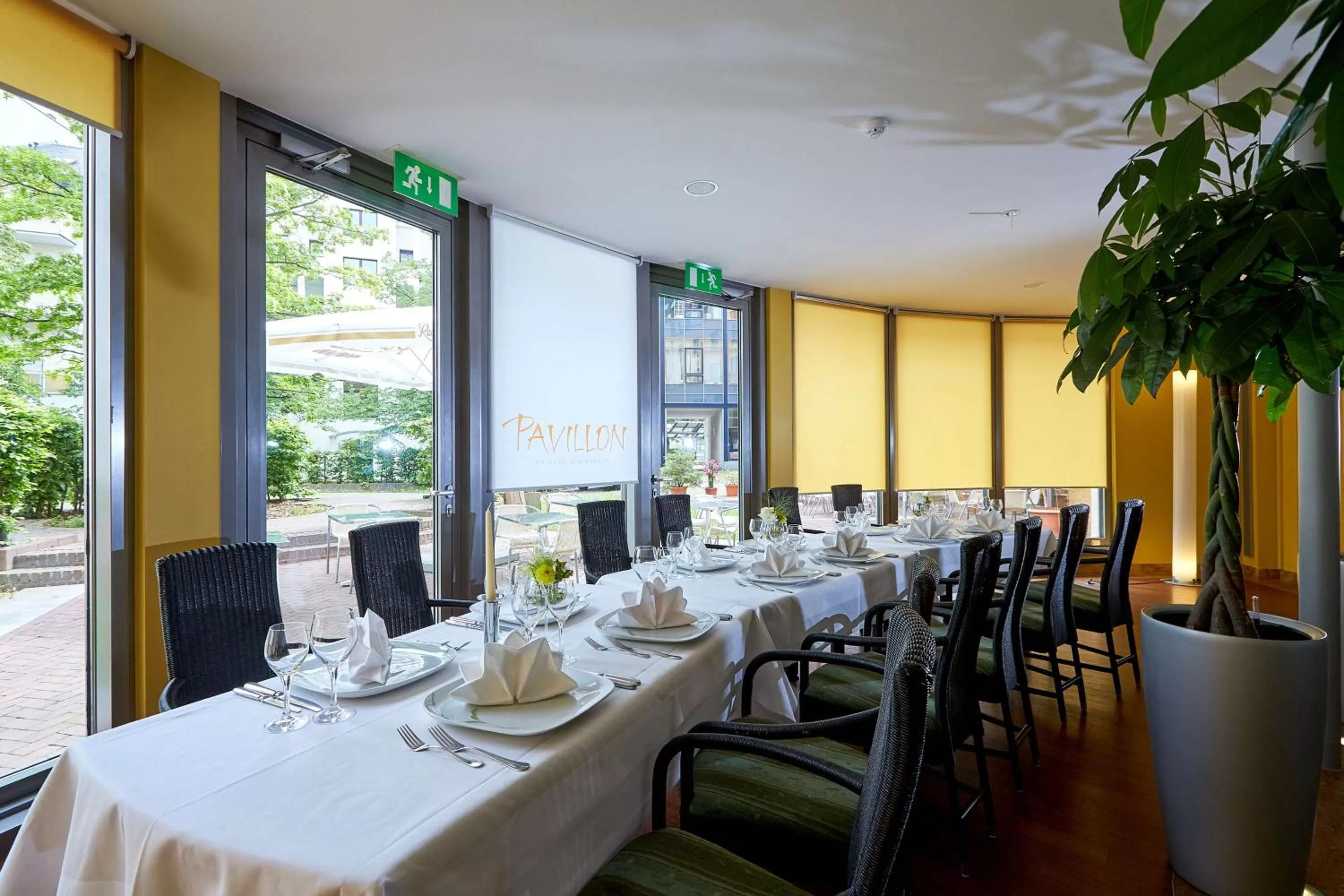 Restaurant/places to eat in First Inn Hotel Zwickau