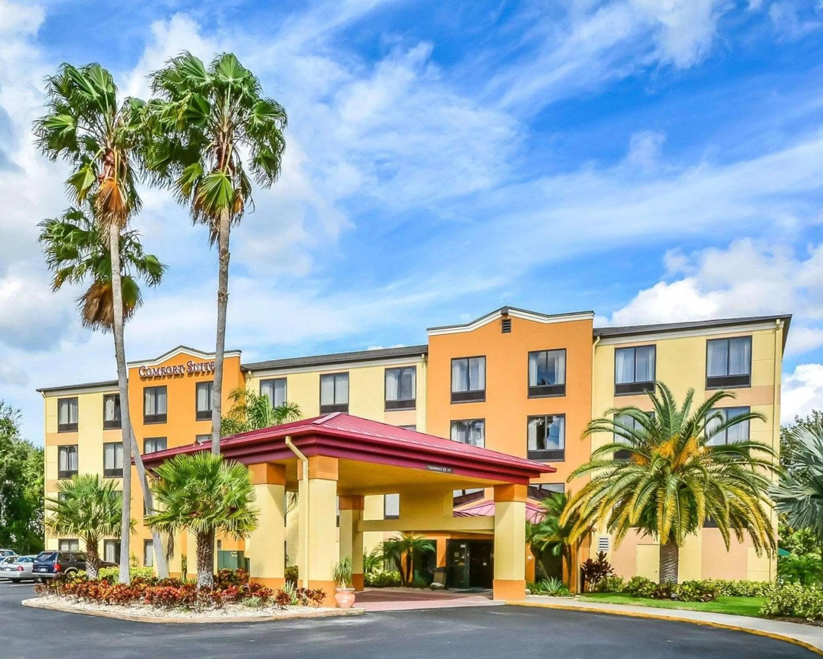Property building in Comfort Suites Tampa - Brandon
