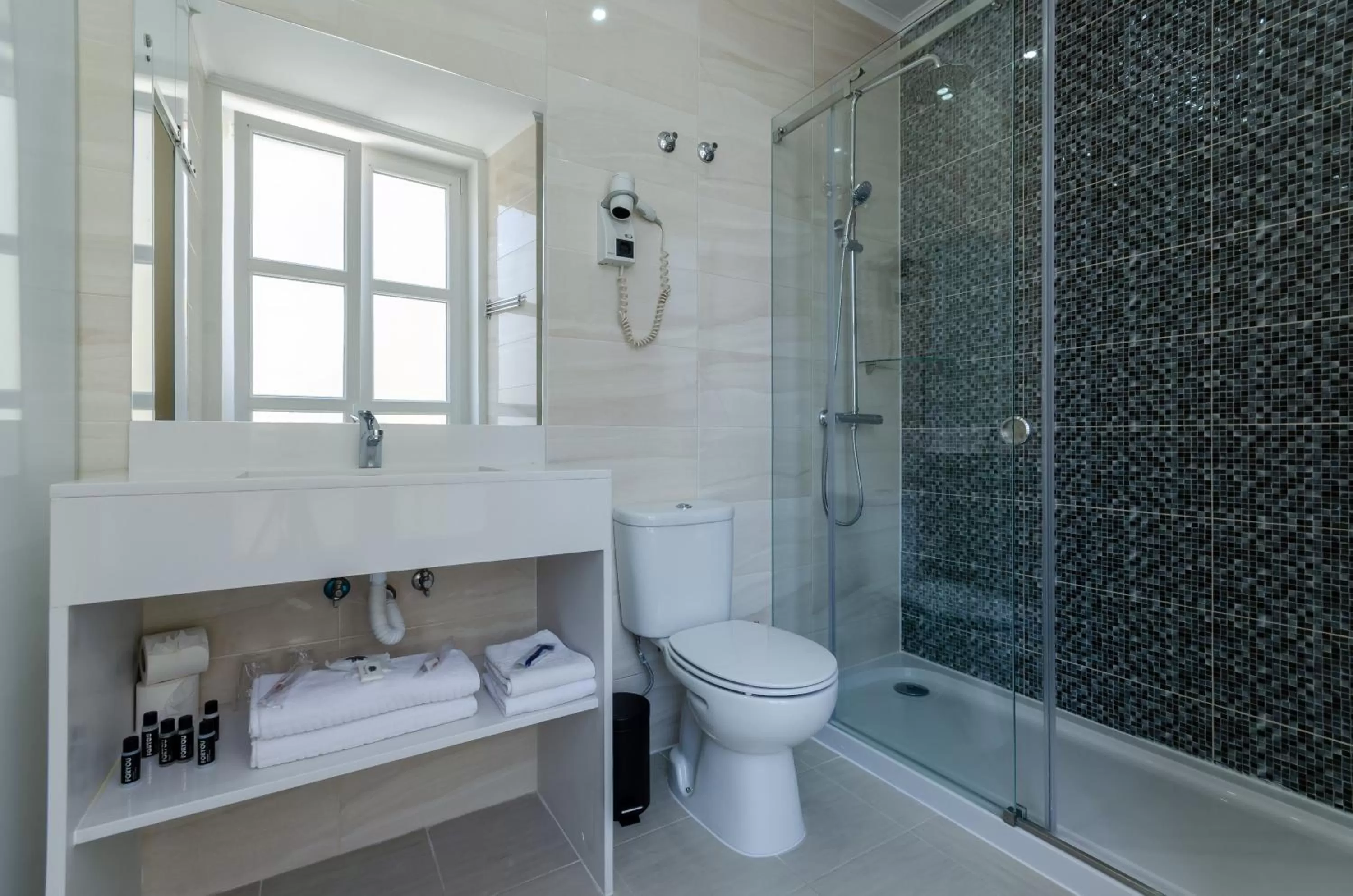 Bathroom in Hotel Borges Chiado