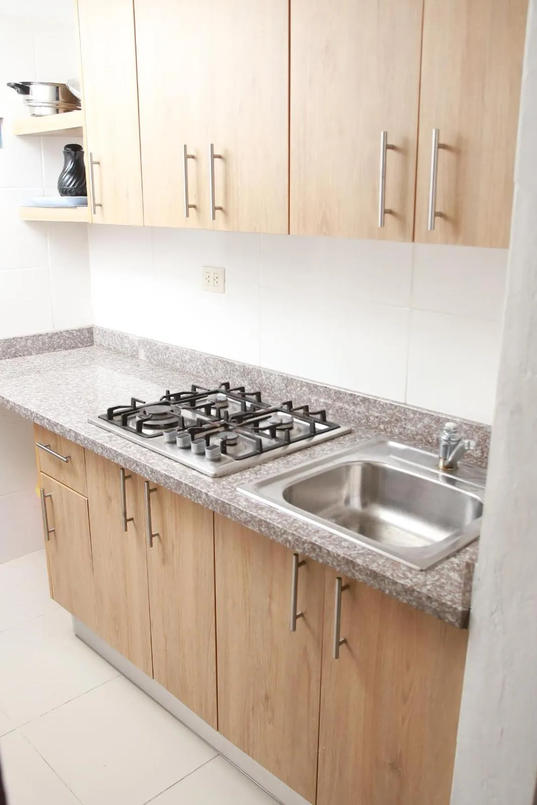 Kitchen or kitchenette in Acuarium Suite Resort