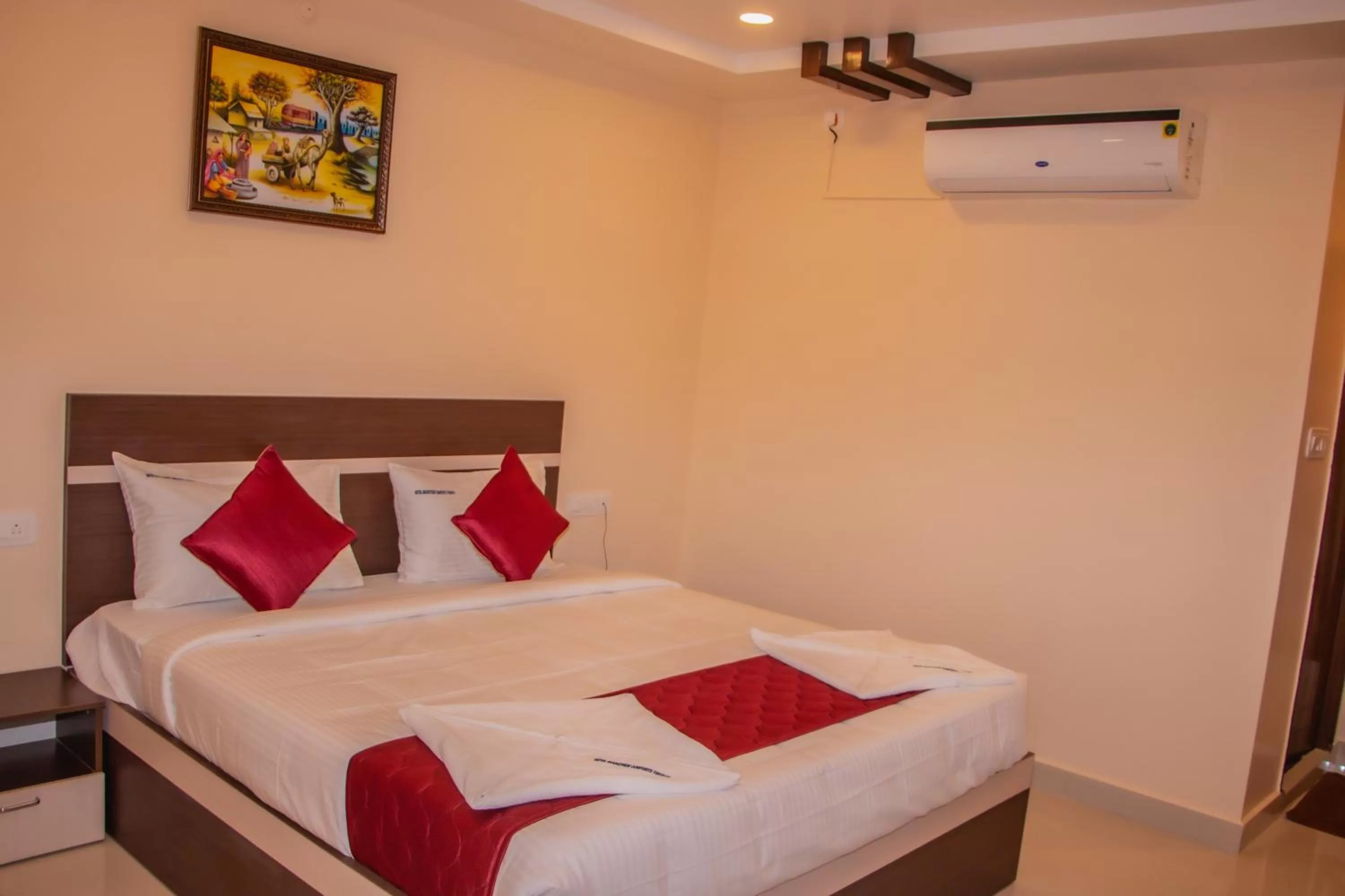 Photo of the whole room, Bed in Hotel Mountview Comforts