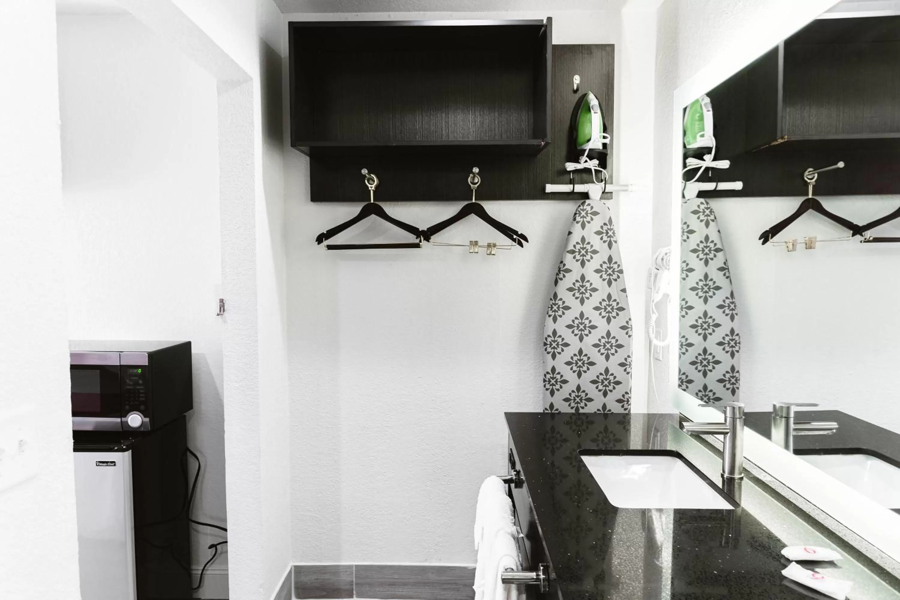 Motel 6 Bellville, OH