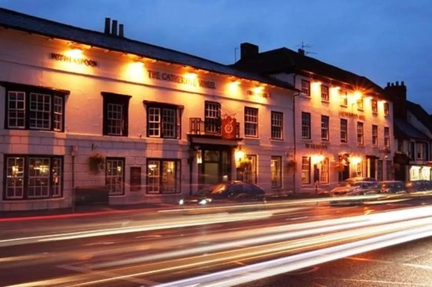 Facade/entrance, Property Building in The Catherine Wheel Wetherspoon Hotel