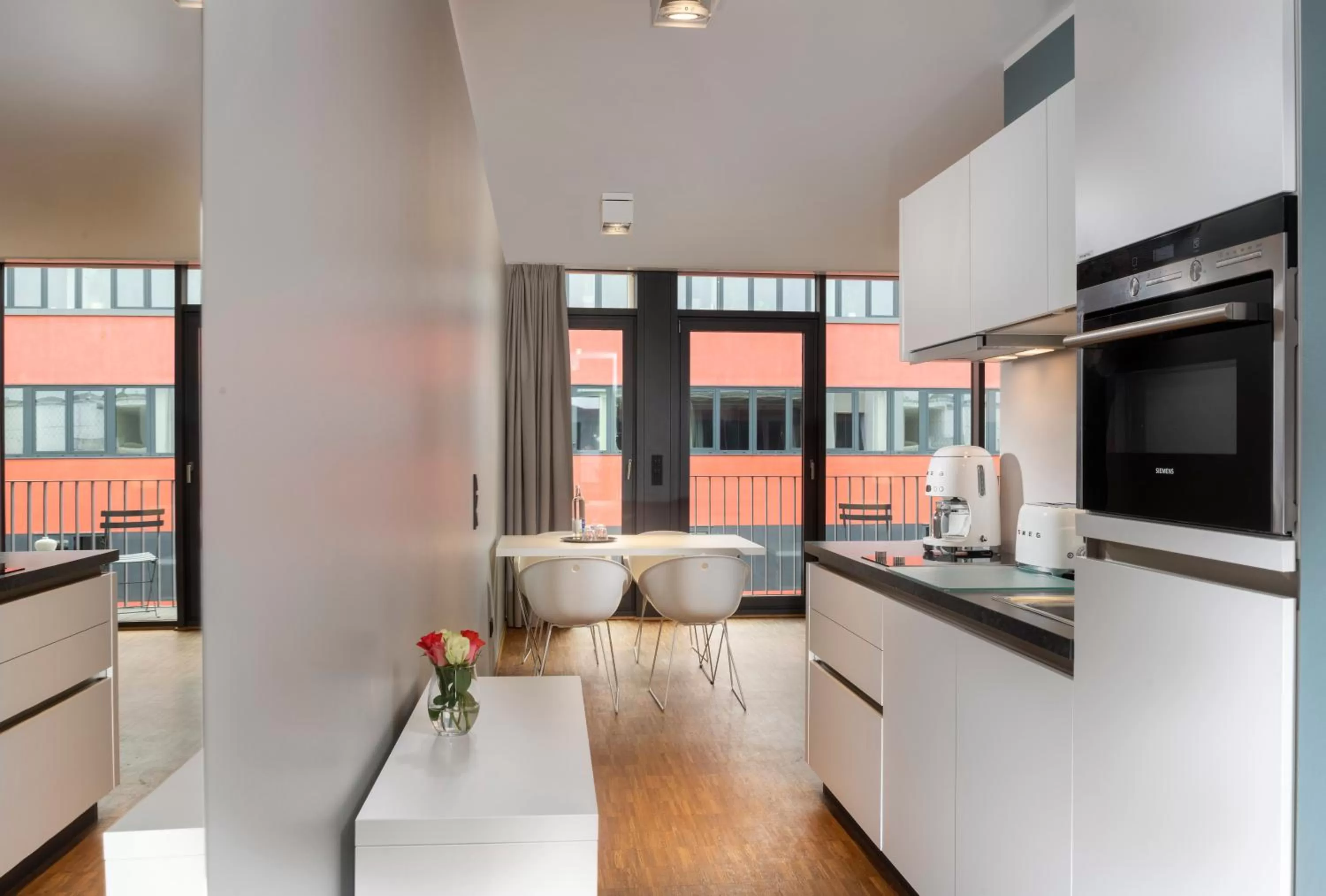 Coffee/tea facilities in Waveboard Hotel & Boardinghouse